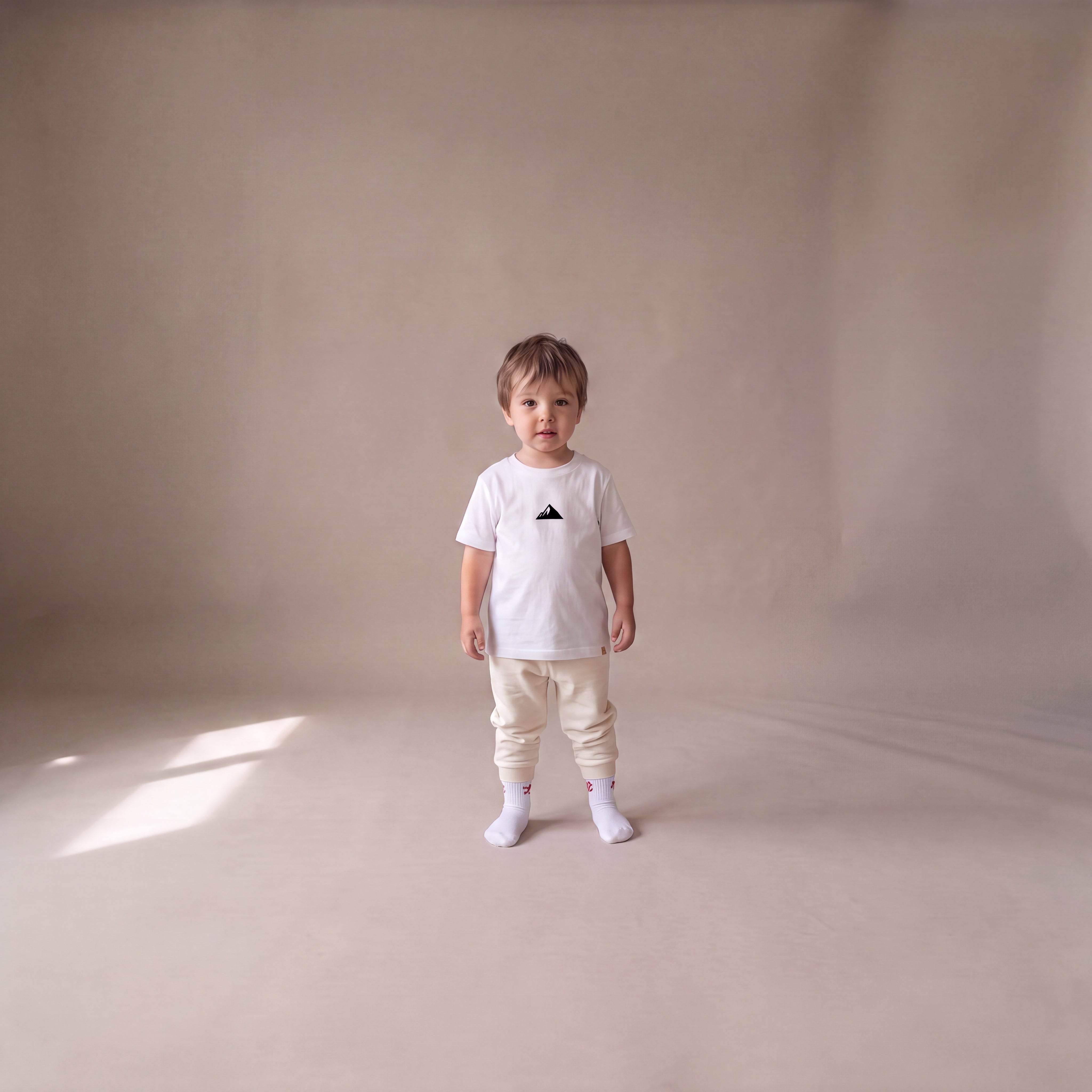 Gipfelstürmer – Set mit Off-White-Jogginghose (Baby)