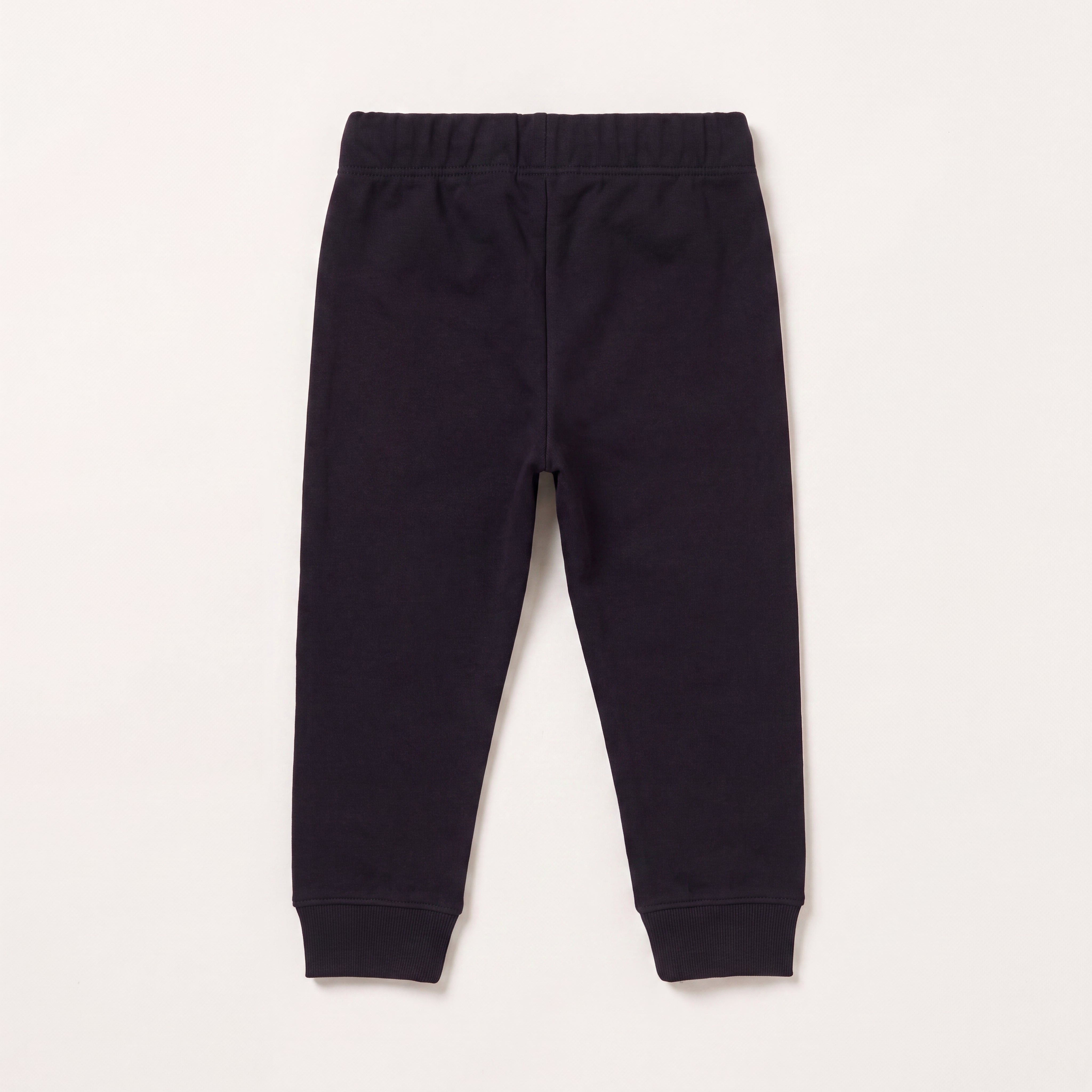 Jogginghose – Packshot Baby Rücken (schwarz)