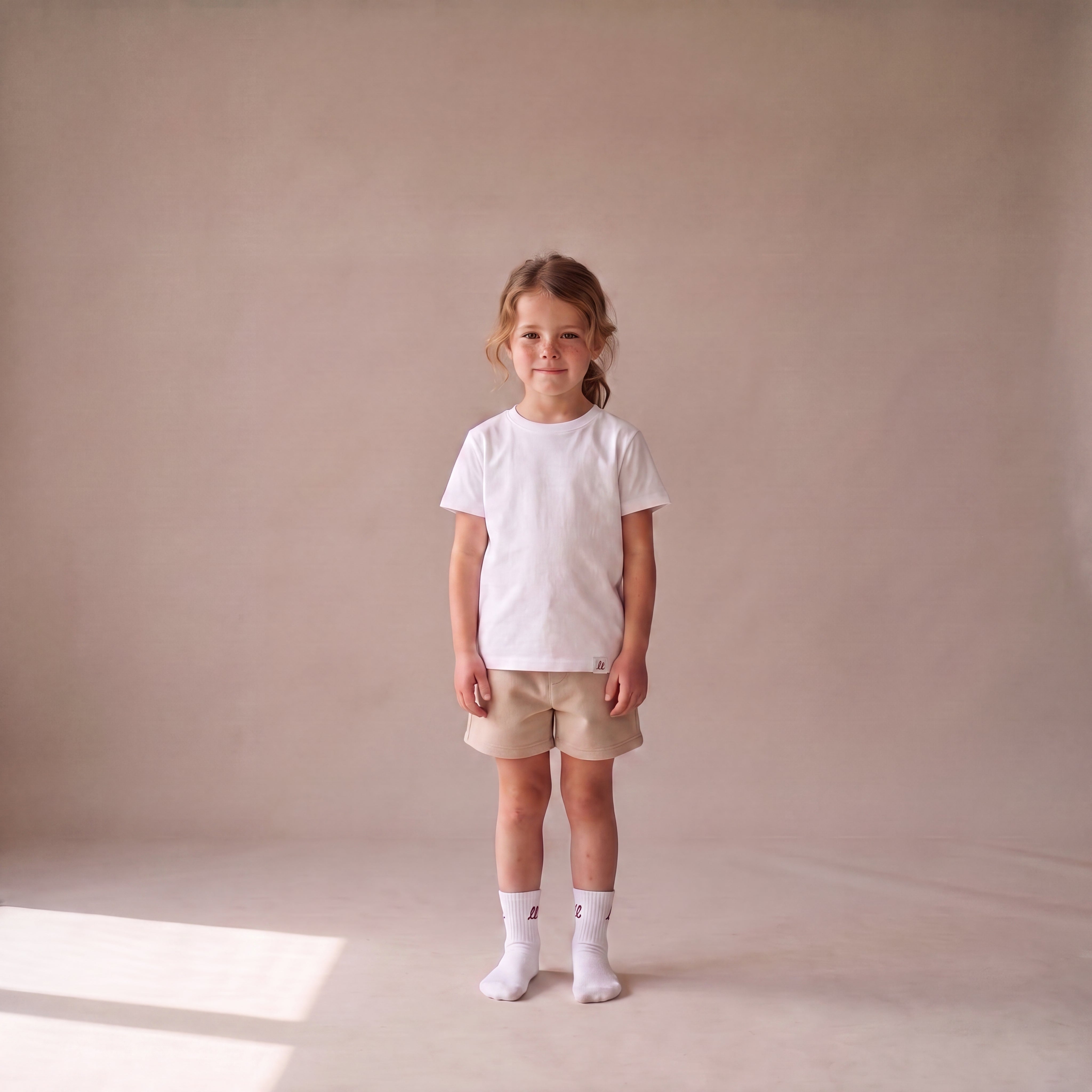 Blank – T-Shirt – getragen (weiss, Mädchen)
