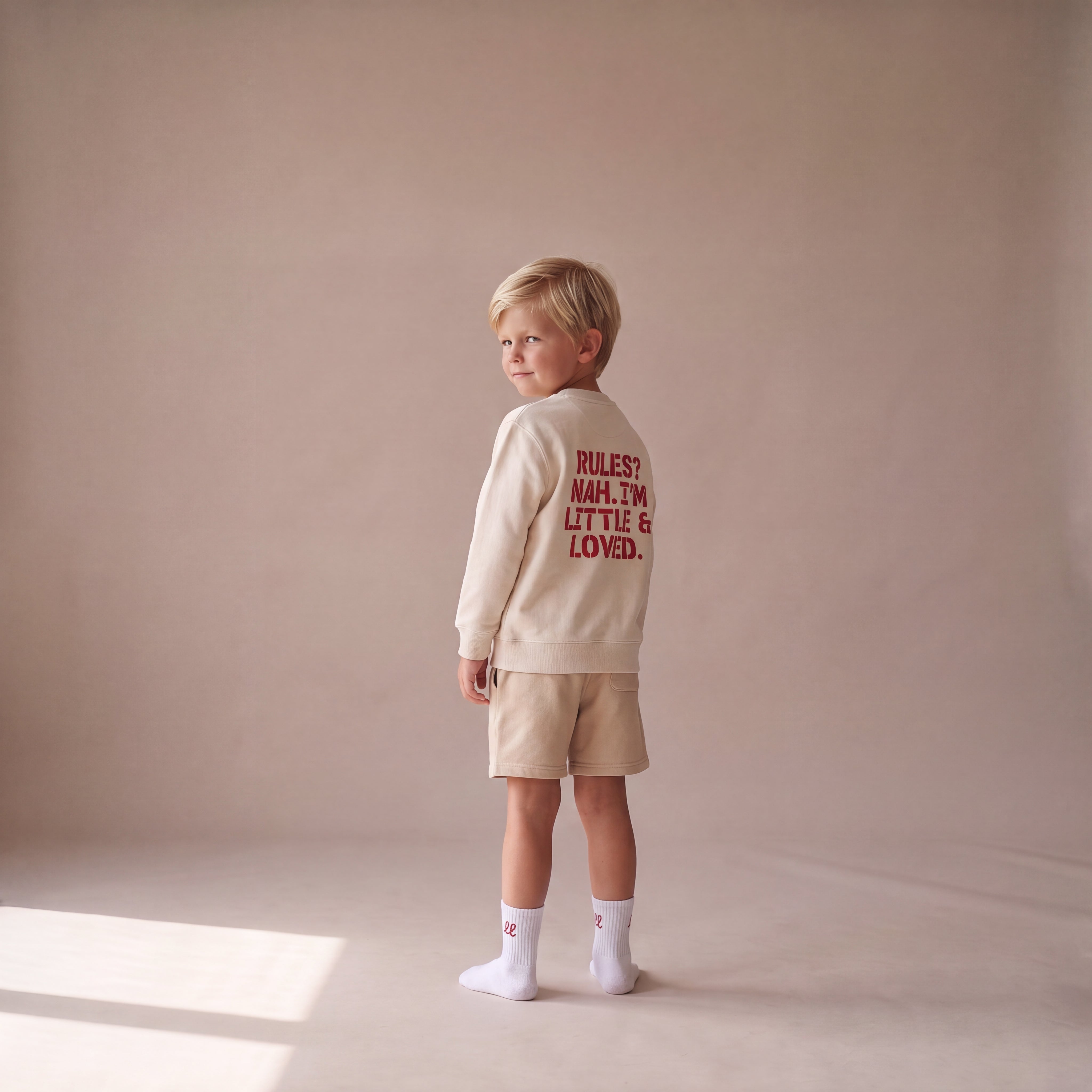 RULES? NAH. I'M LITTLE & LOVED. – Sweatshirt – getragen (Kind)