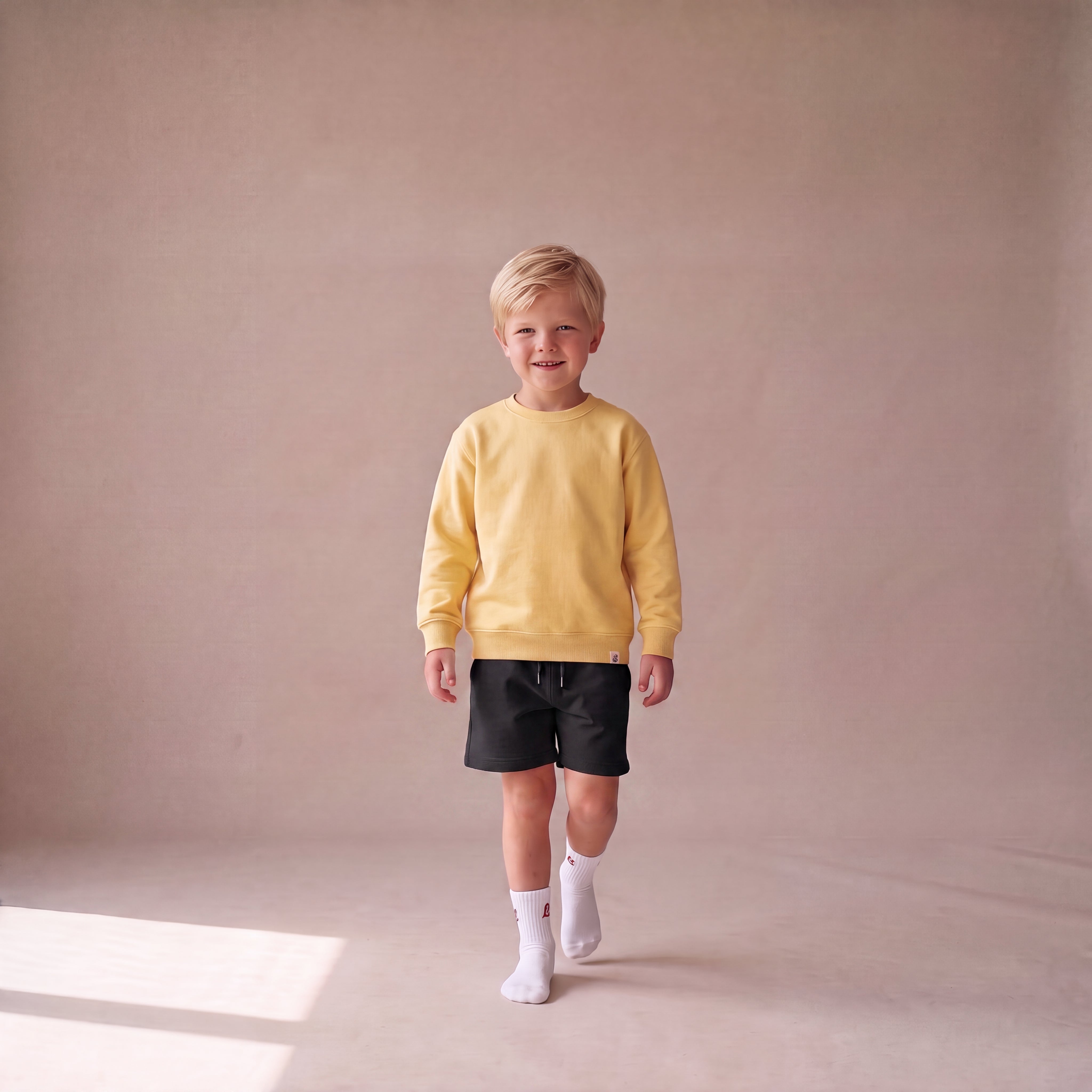 RULES? NAH. I'M LITTLE & LOVED. – Sweatshirt – getragen (Kind)