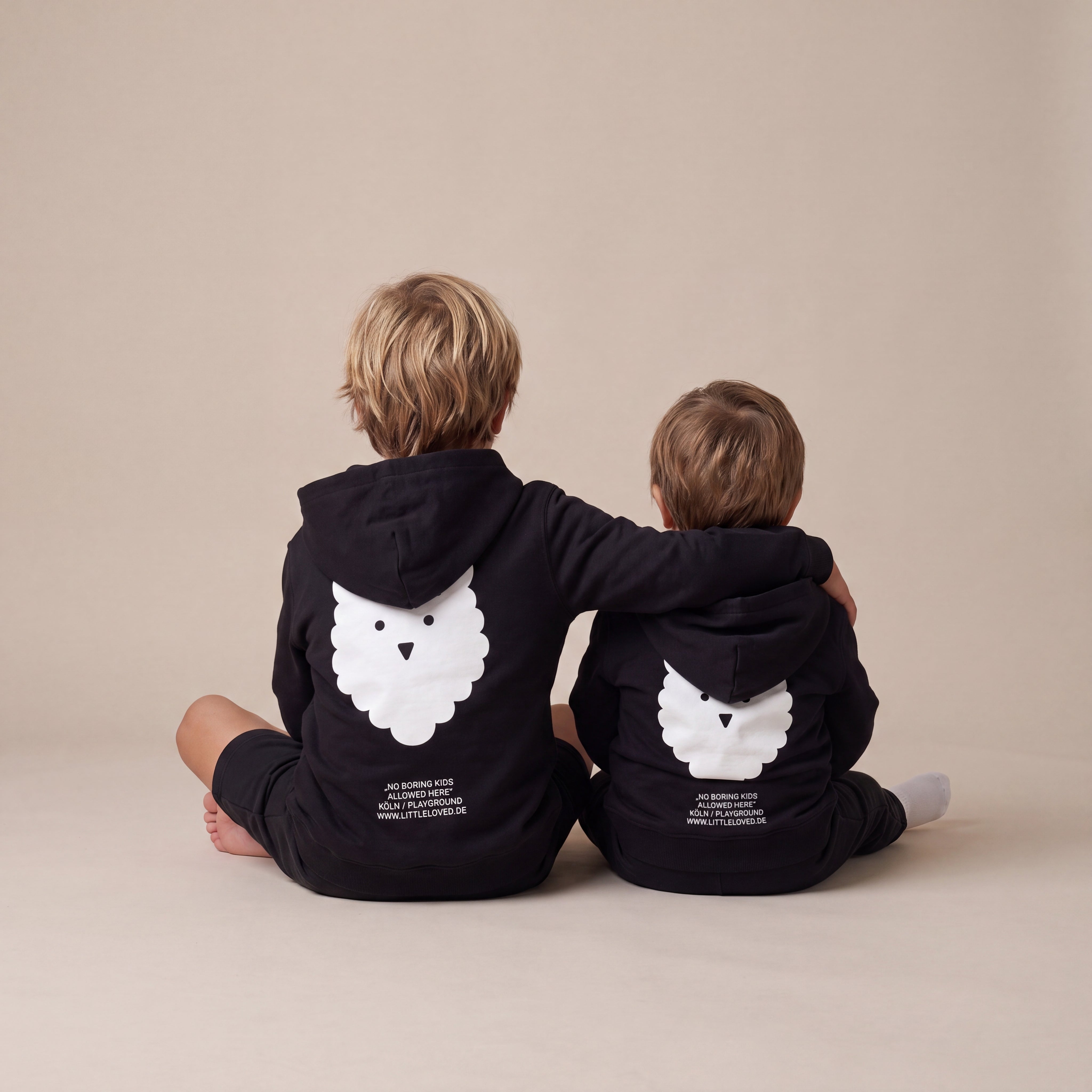 NO BORING KIDS ALLOWED HERE. – Hoodie – Partnerlook