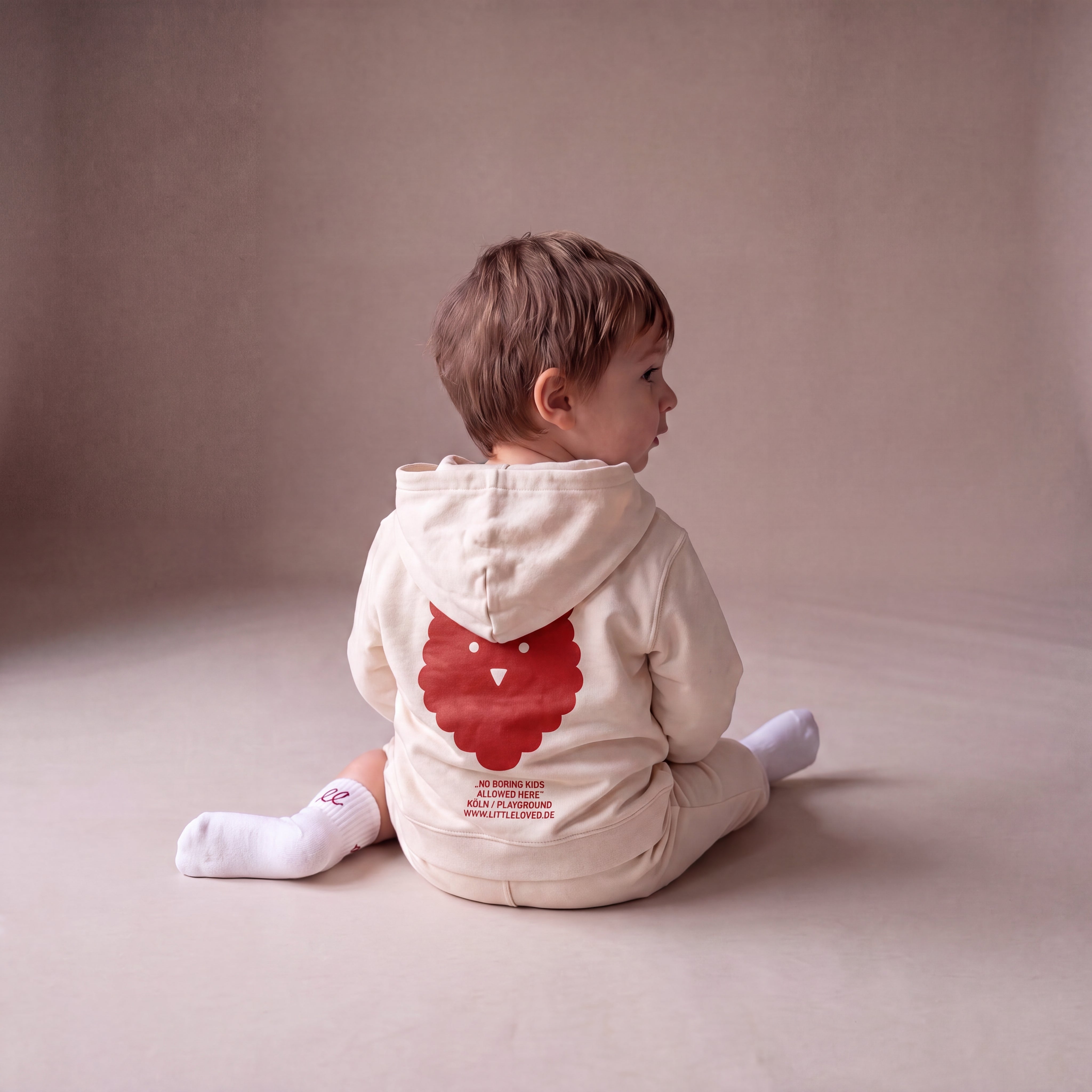 NO BORING KIDS ALLOWED HERE. – Hoodie – getragen (Baby)