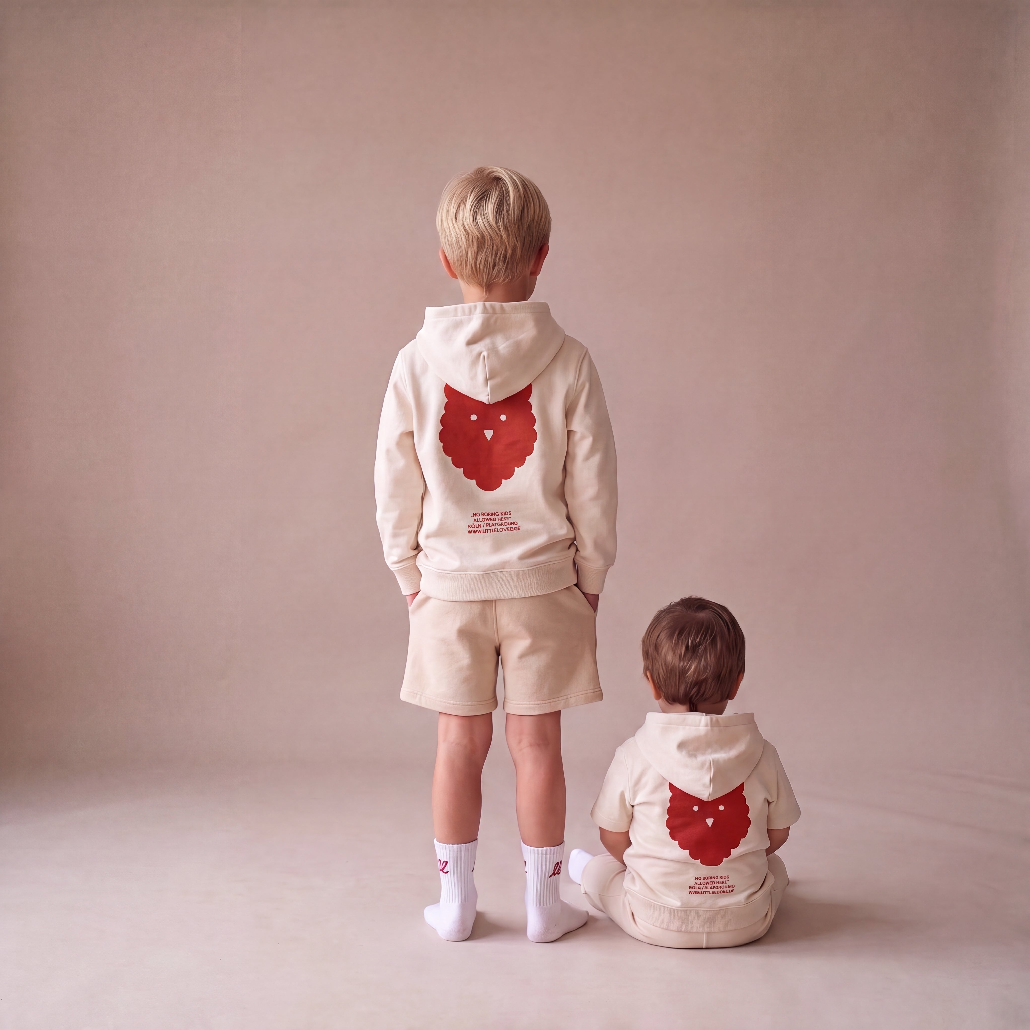 NO BORING KIDS ALLOWED HERE. – Hoodie – Partnerlook