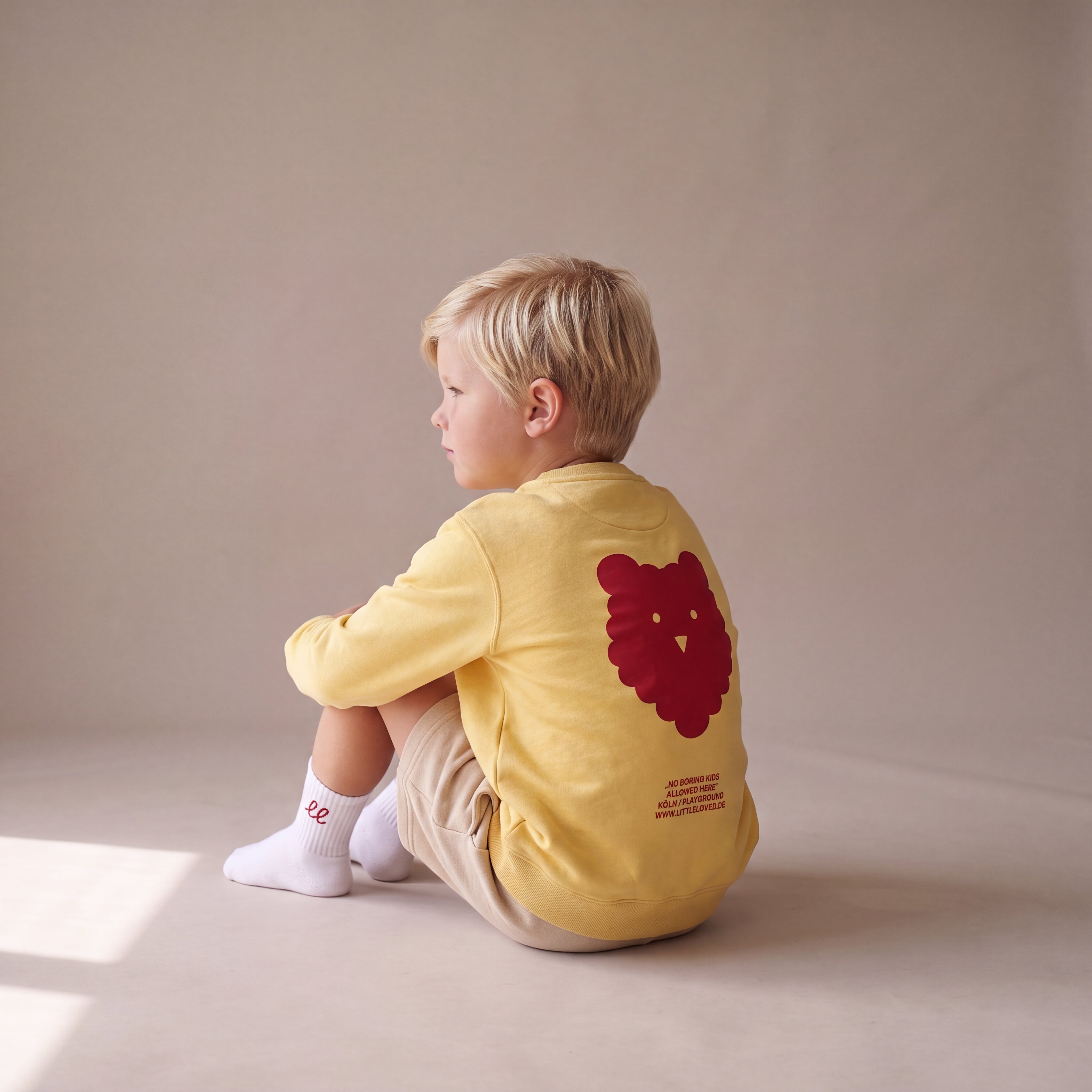 NO BORING KIDS ALLOWED HERE. – Sweatshirt – getragen (Kind)