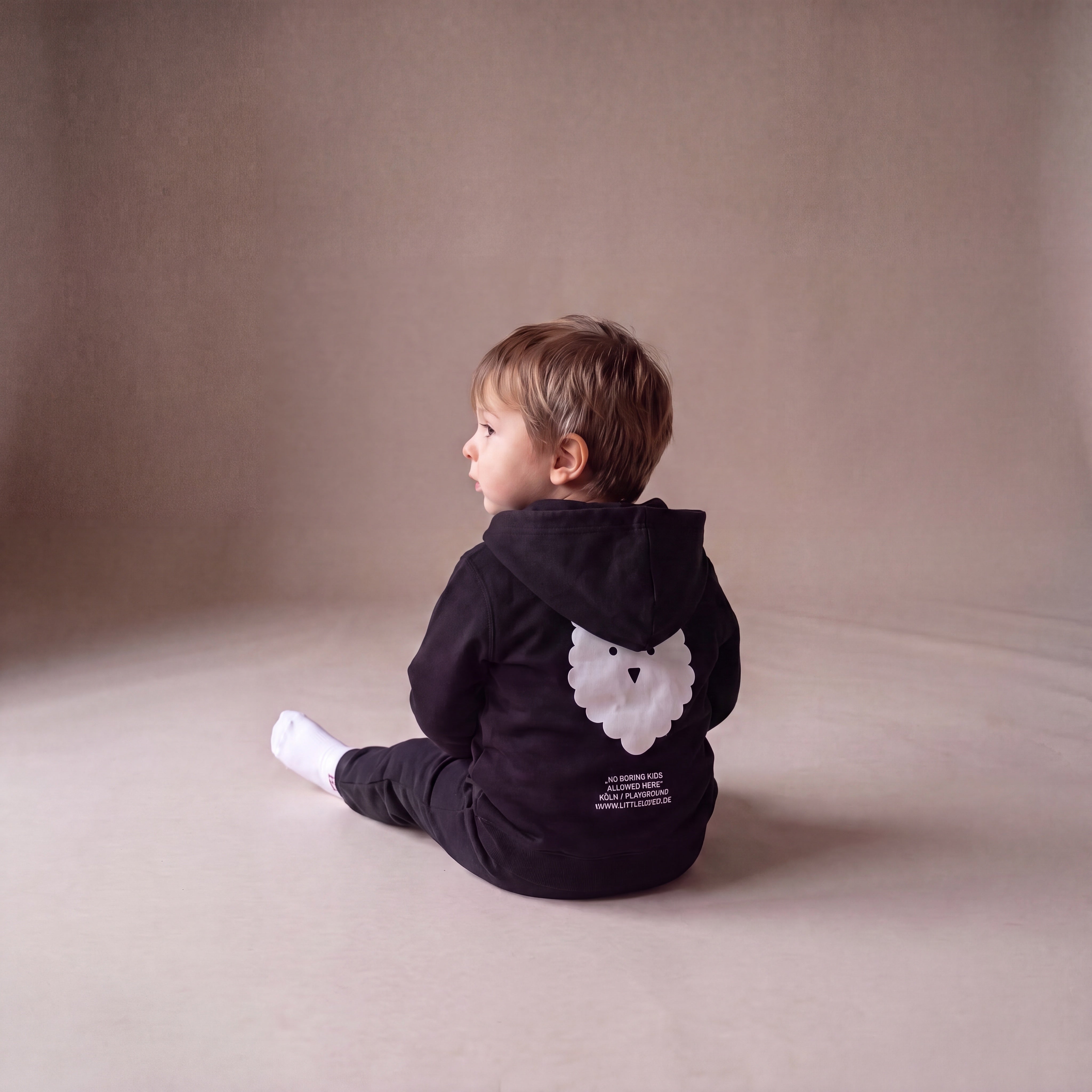 NO BORING KIDS ALLOWED HERE. – Zip-Hoodie – getragen (Baby)