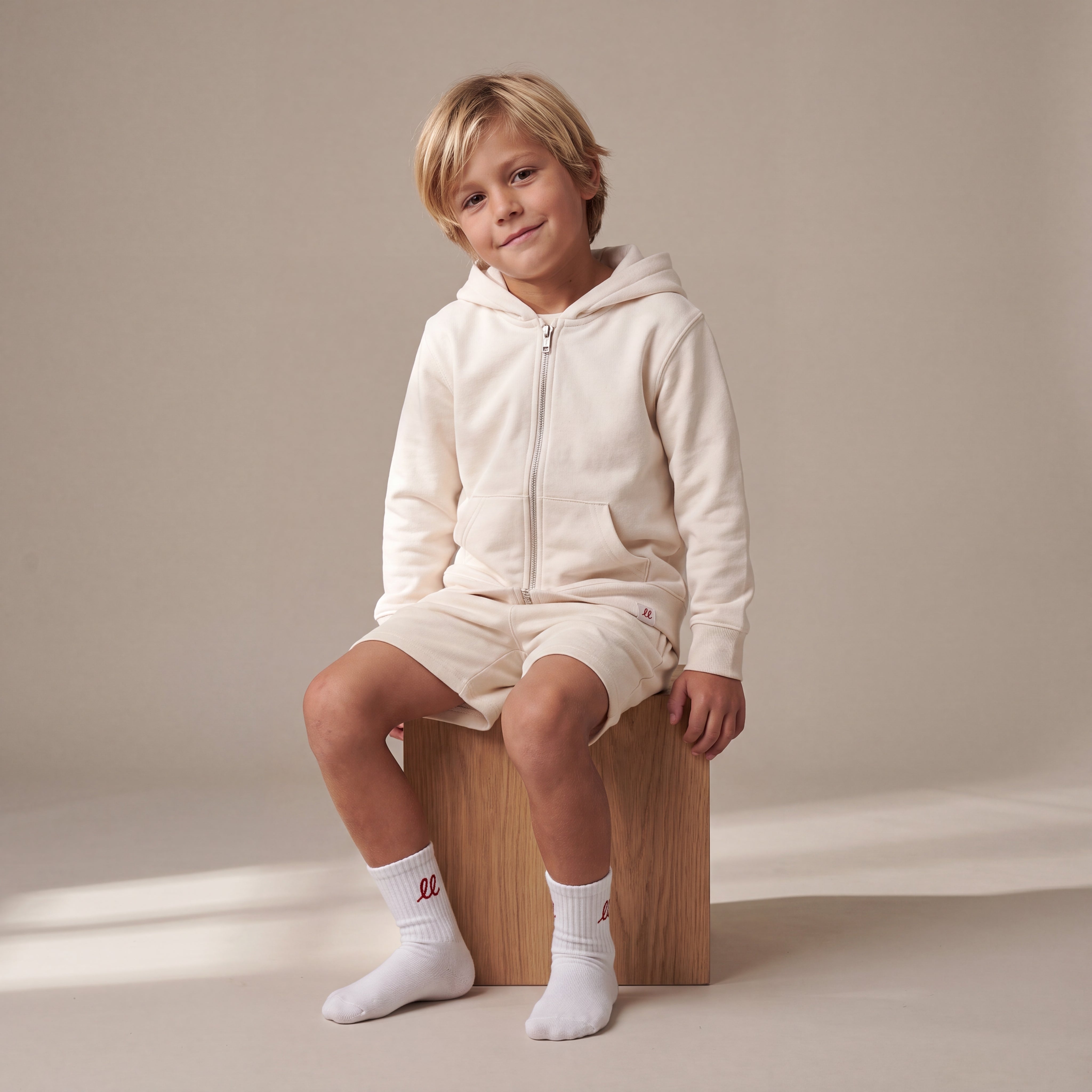 NO BORING KIDS ALLOWED HERE. – Zip-Hoodie – getragen (Kind)