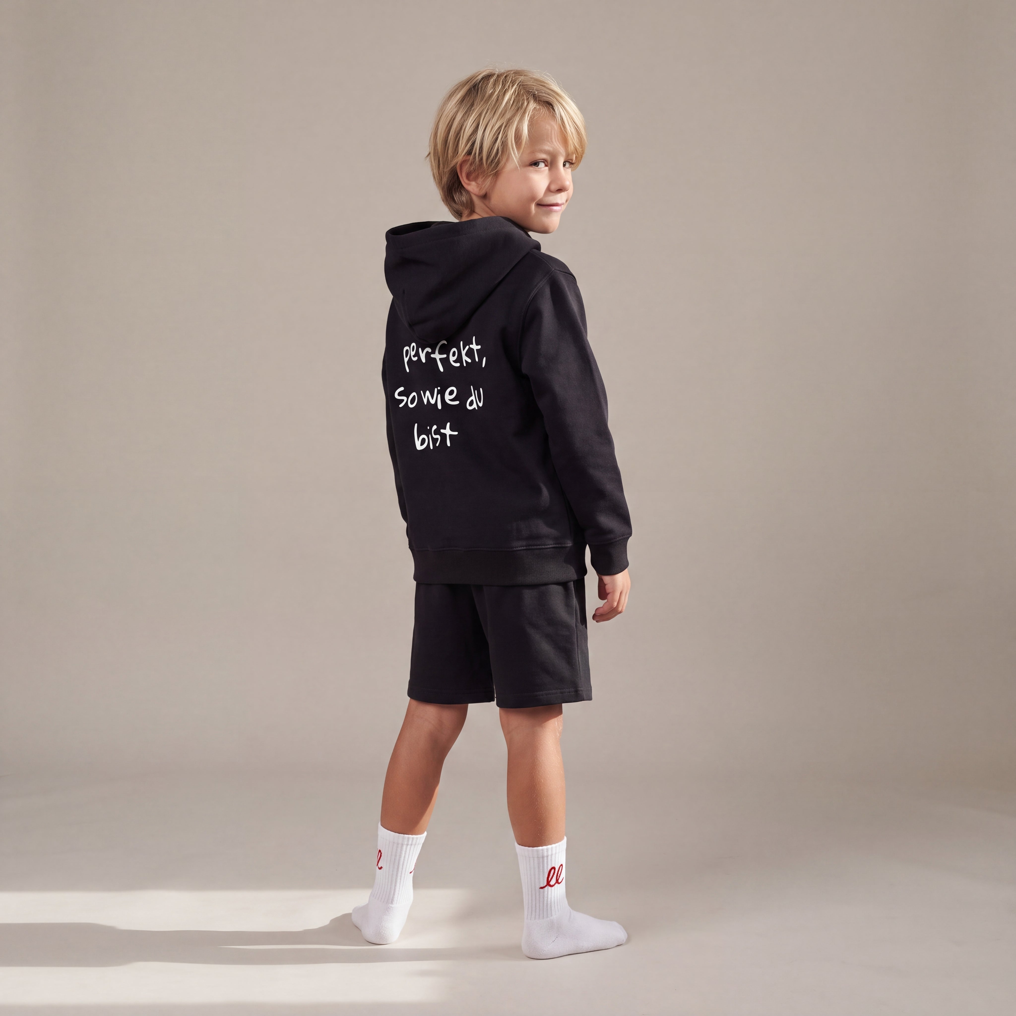 Perfekt, so wie du bist – Hoodie – getragen (Kind)