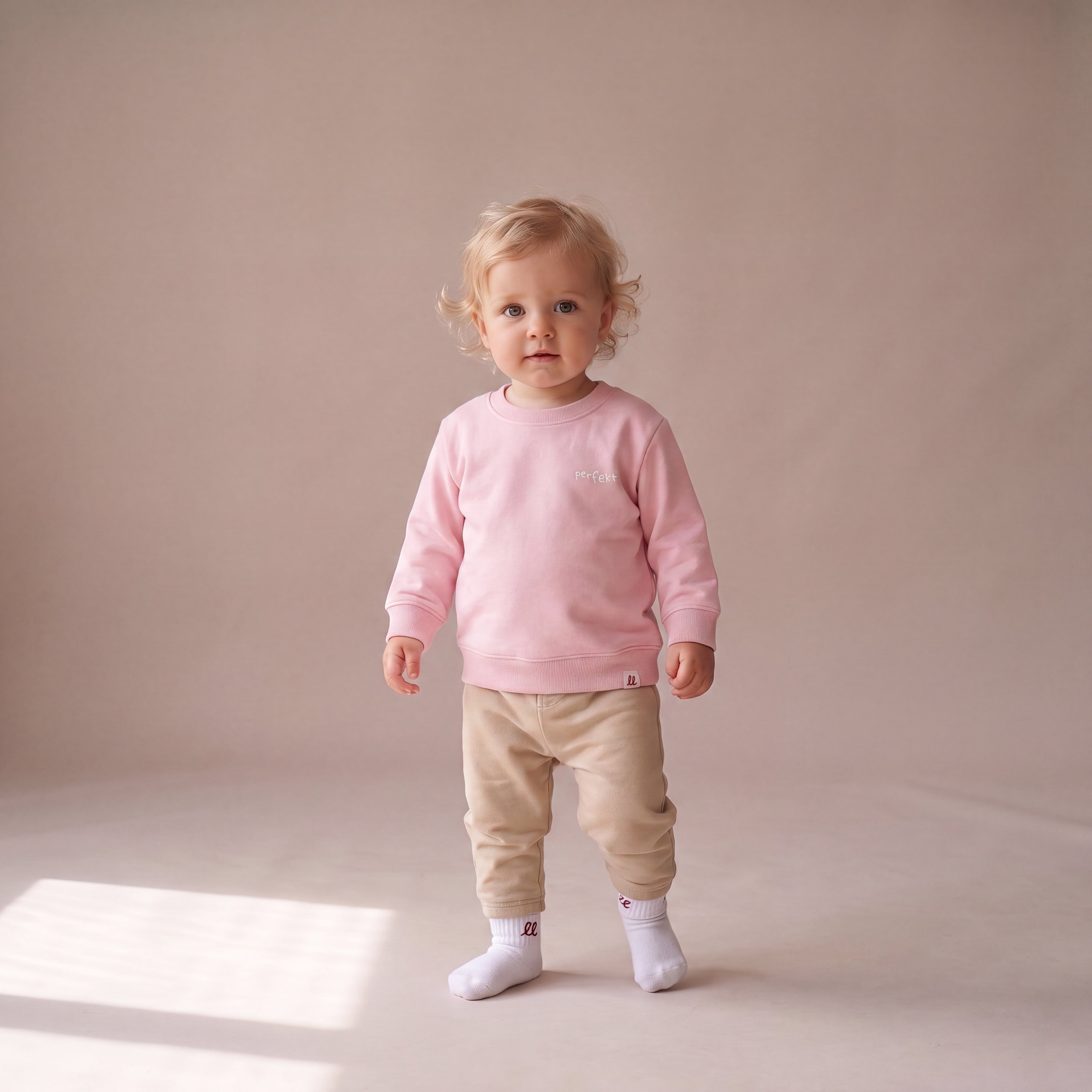 Perfekt, so wie du bist – Sweatshirt – getragen (Baby)