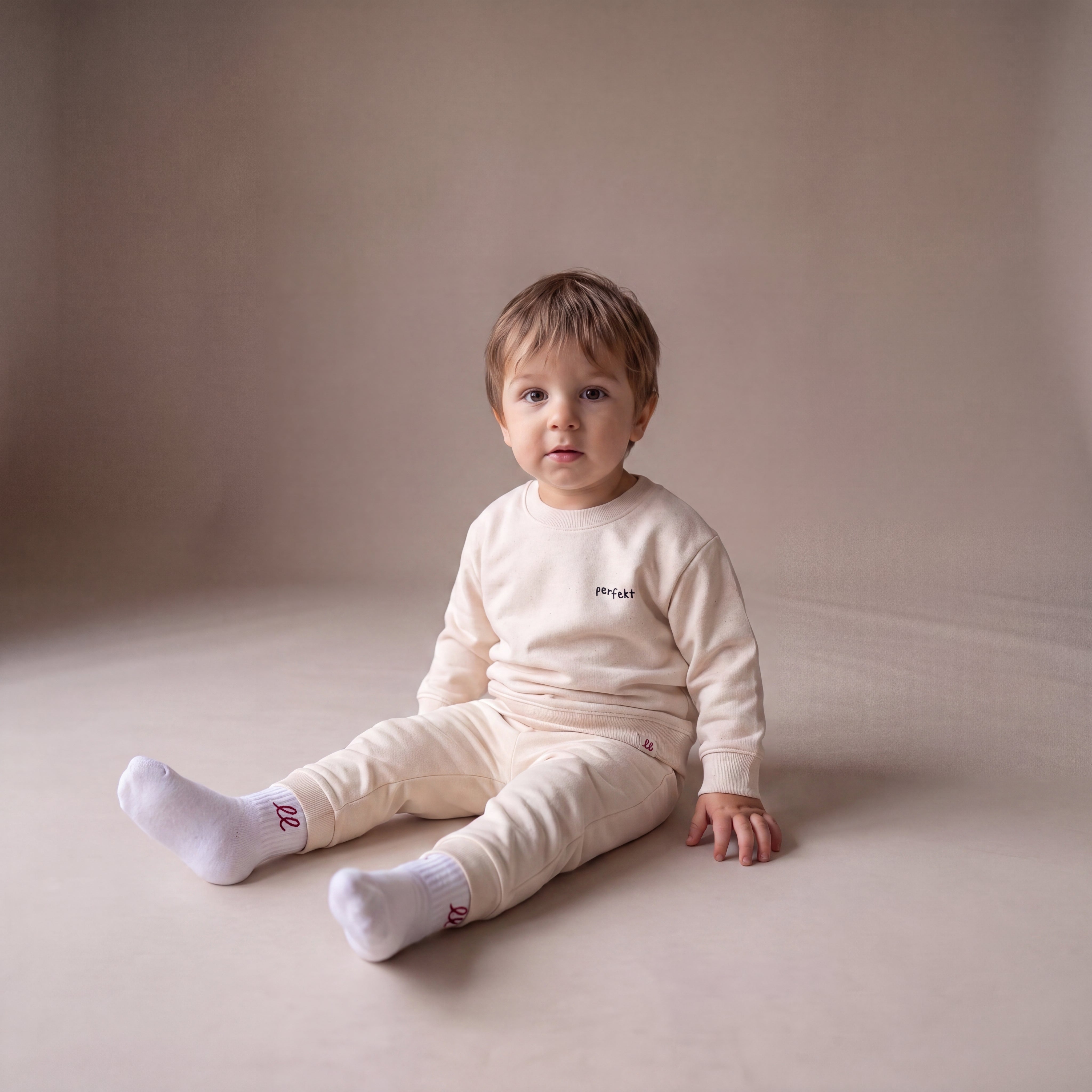 Perfekt, so wie du bist – Sweatshirt – getragen (Baby)