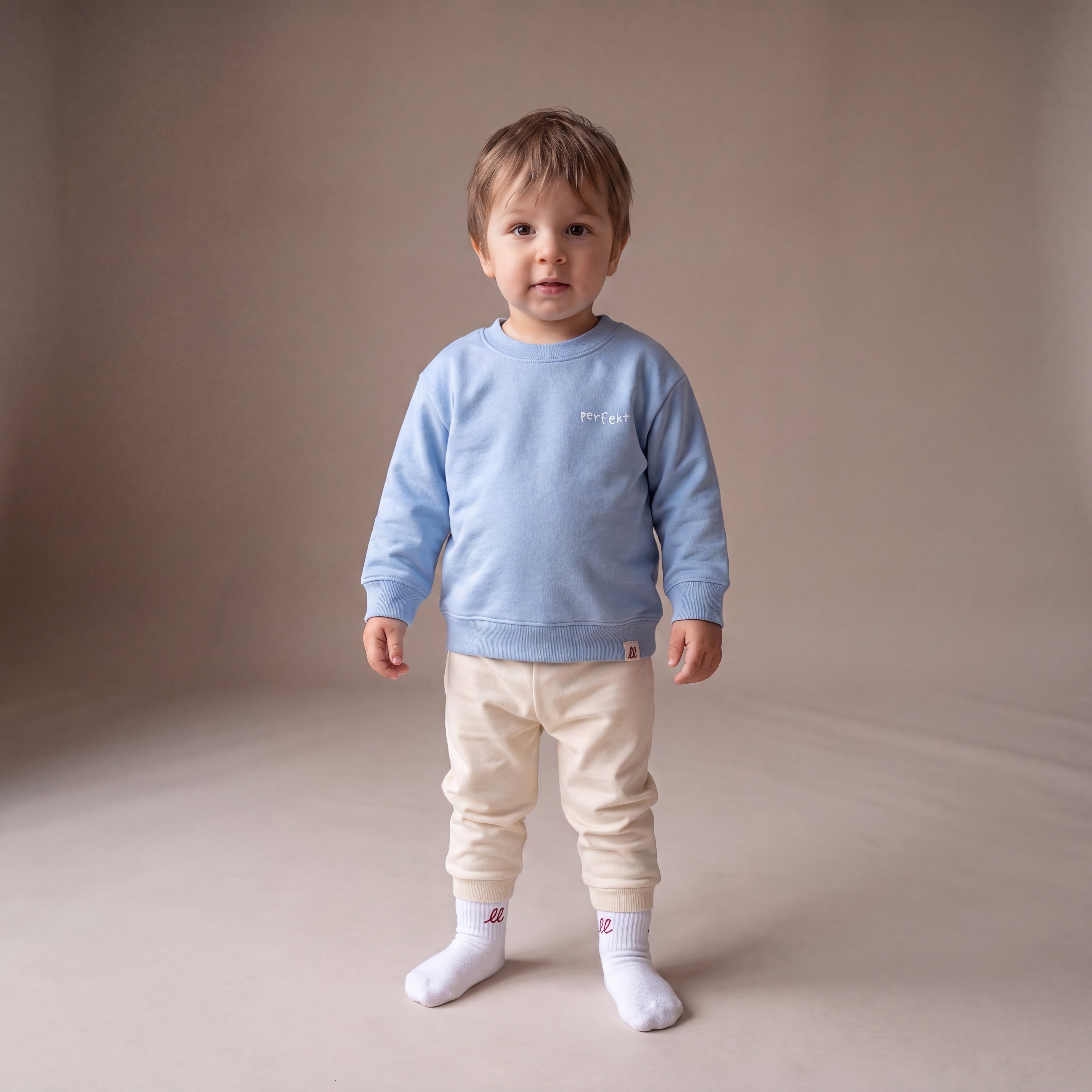 Perfekt, so wie du bist – Sweatshirt – getragen (Baby)