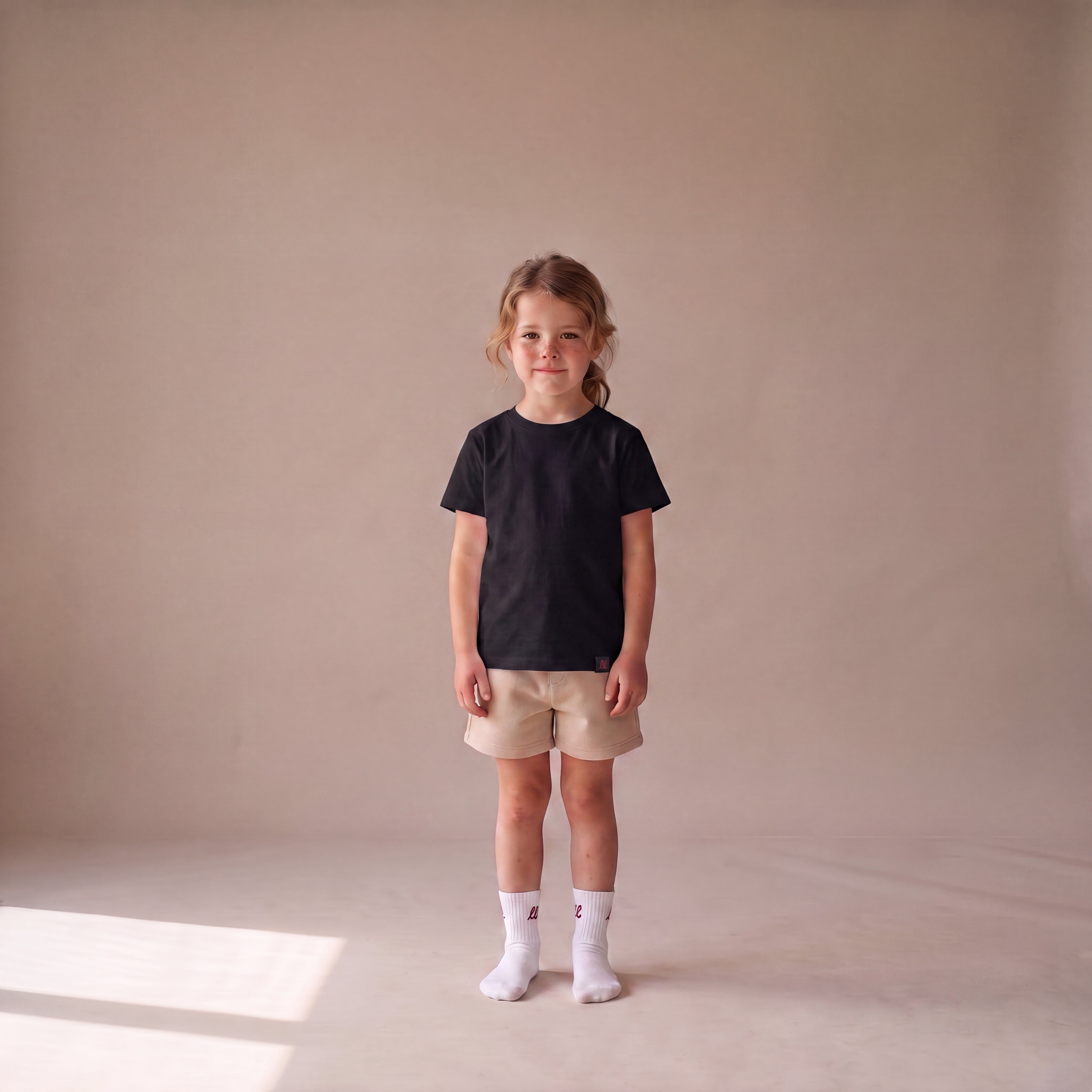 Blank – T-Shirt – getragen (schwarz, Mädchen)