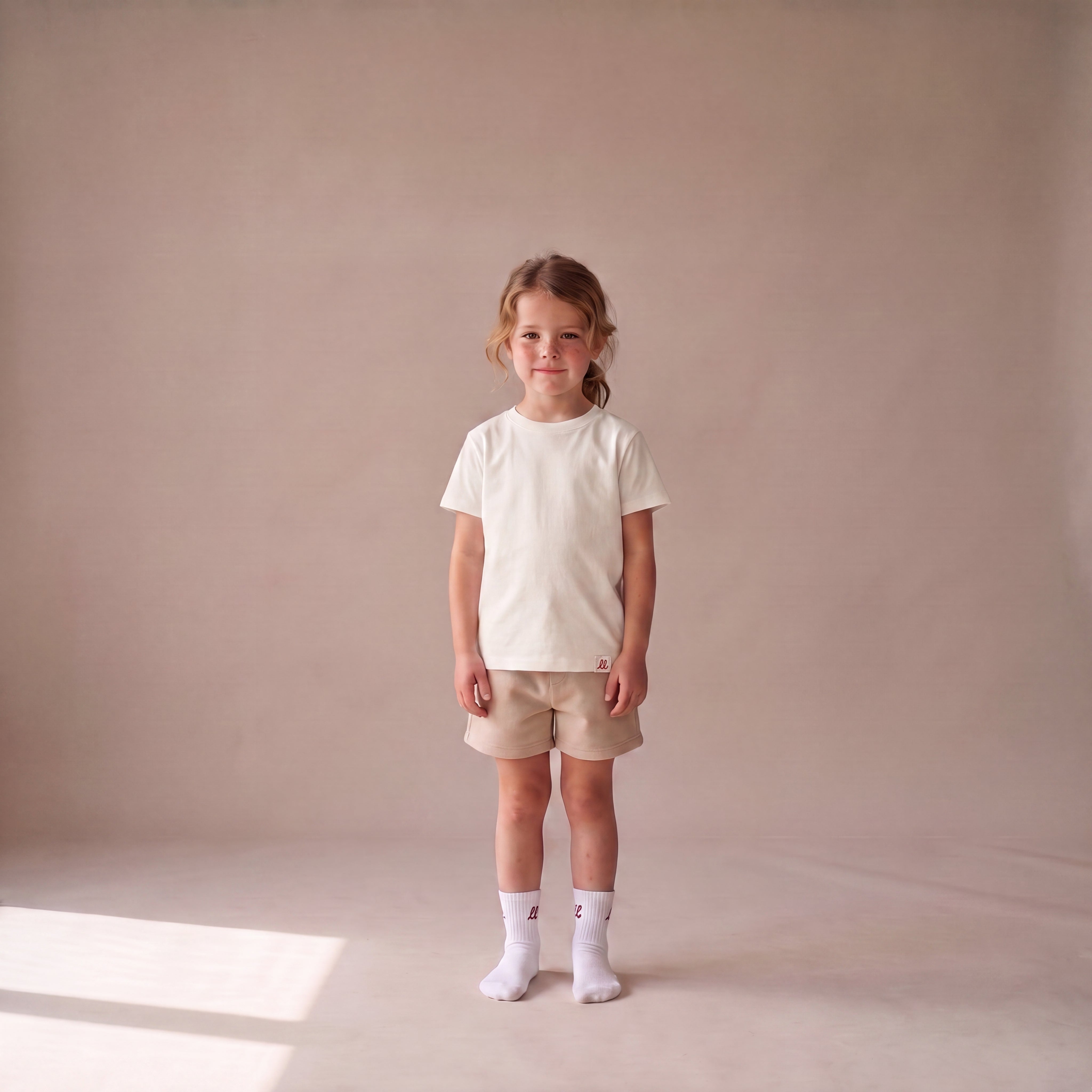 Blank – T-Shirt – getragen (off-white, Mädchen)