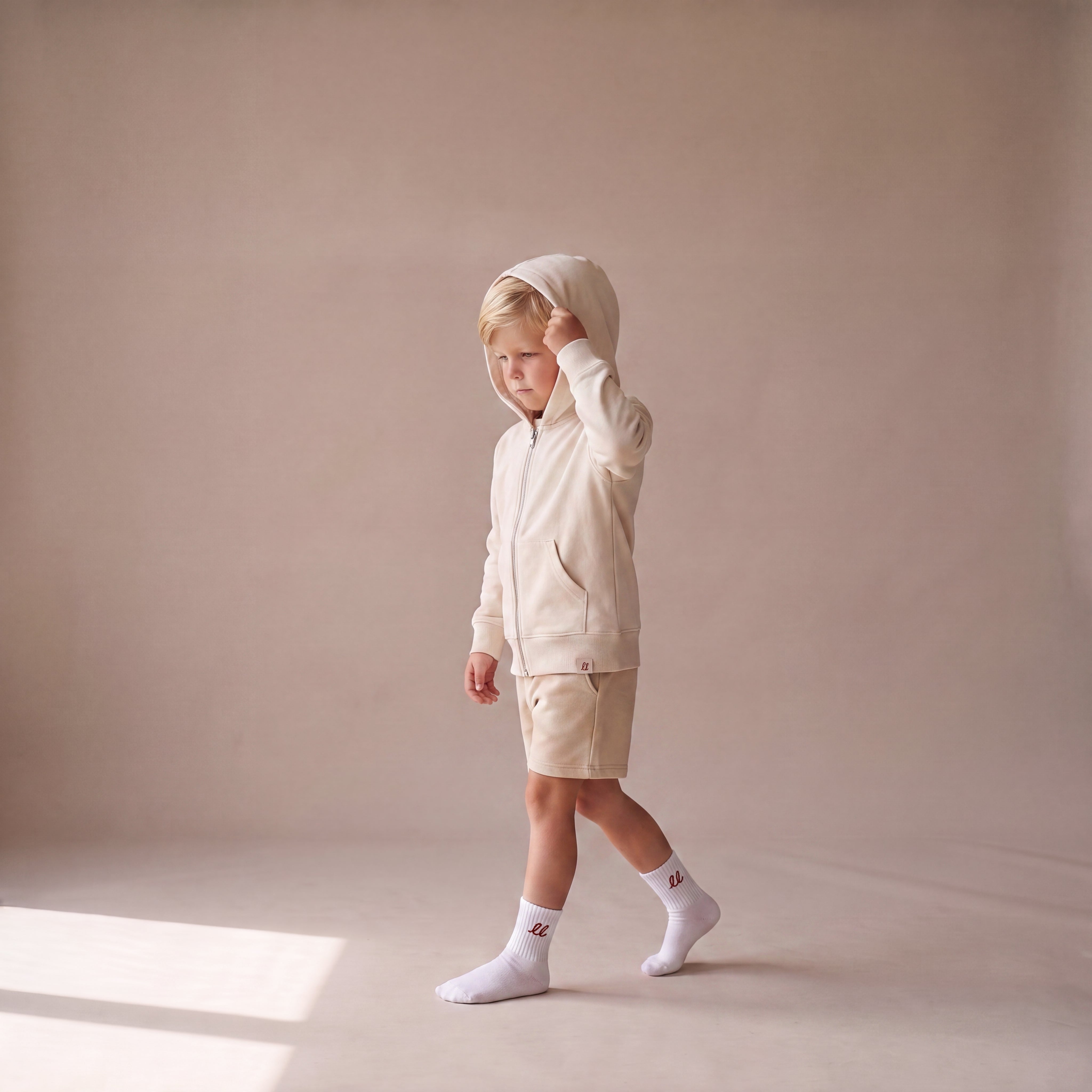 Blank – Zip-Hoodie – getragen (Kind)