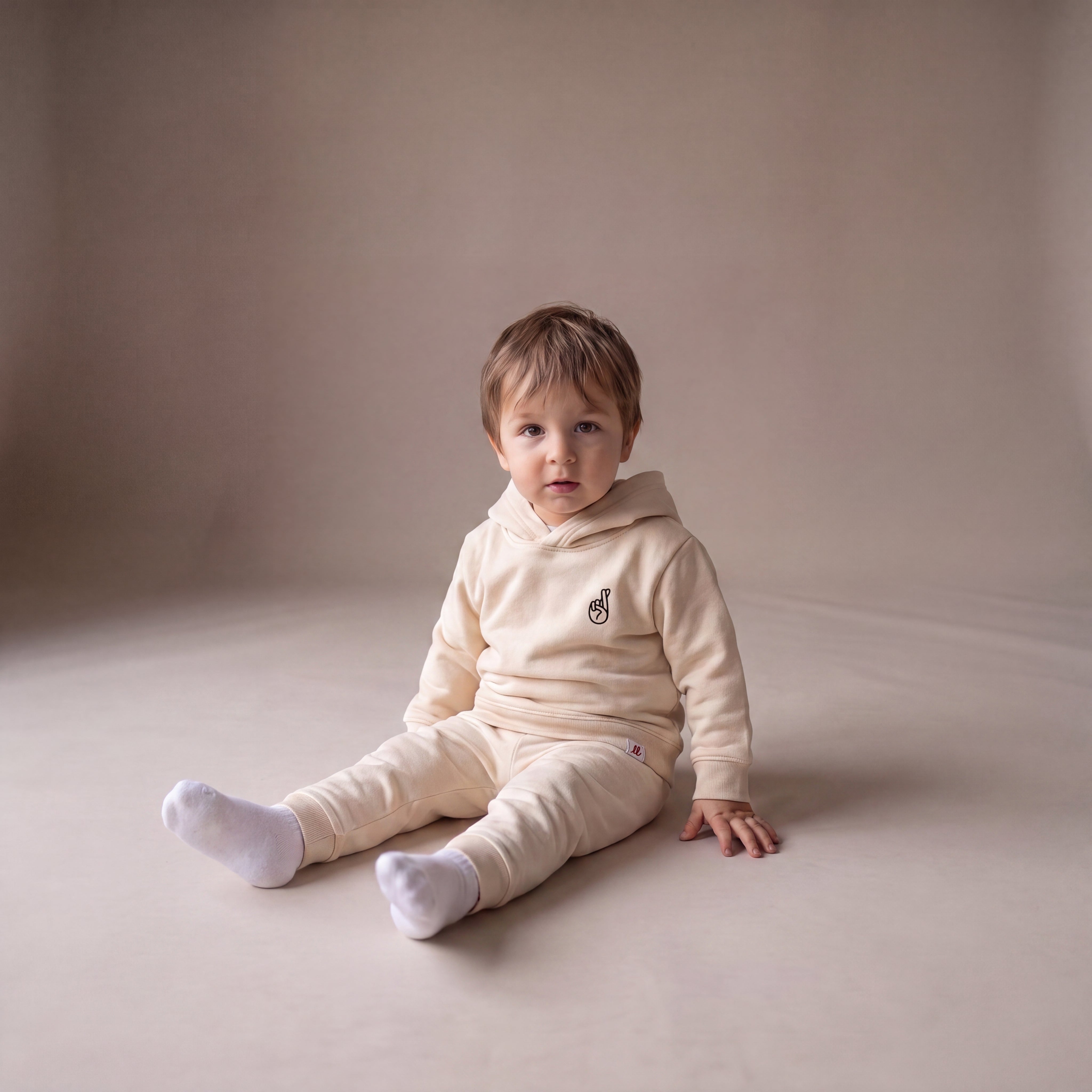 Local Troublemaker – Hoodie – getragen (Baby)