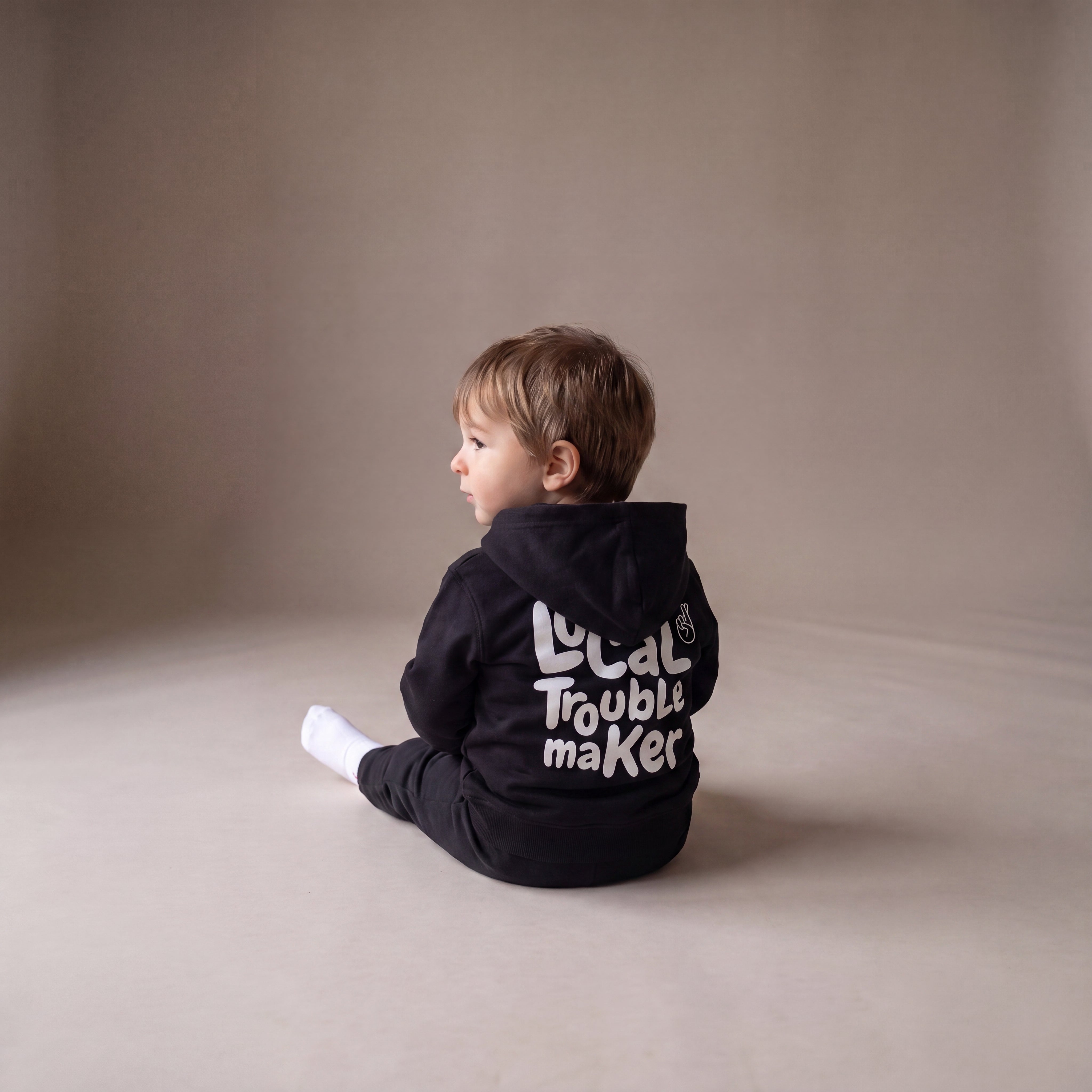 Local Troublemaker – Zip-Hoodie – getragen (Baby)