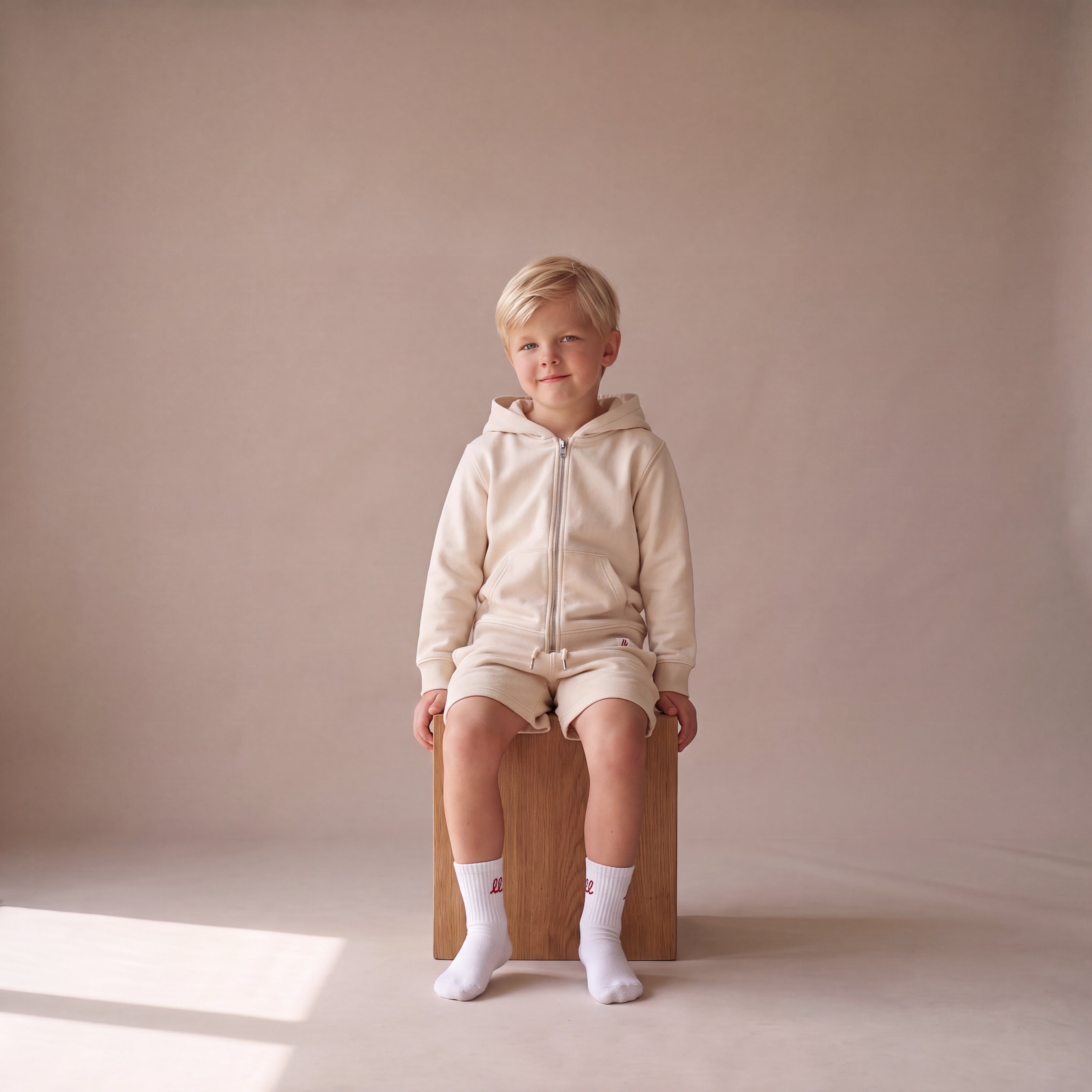 RULES? NAH. I'M LITTLE & LOVED. – Zip-Hoodie – getragen (Kind)