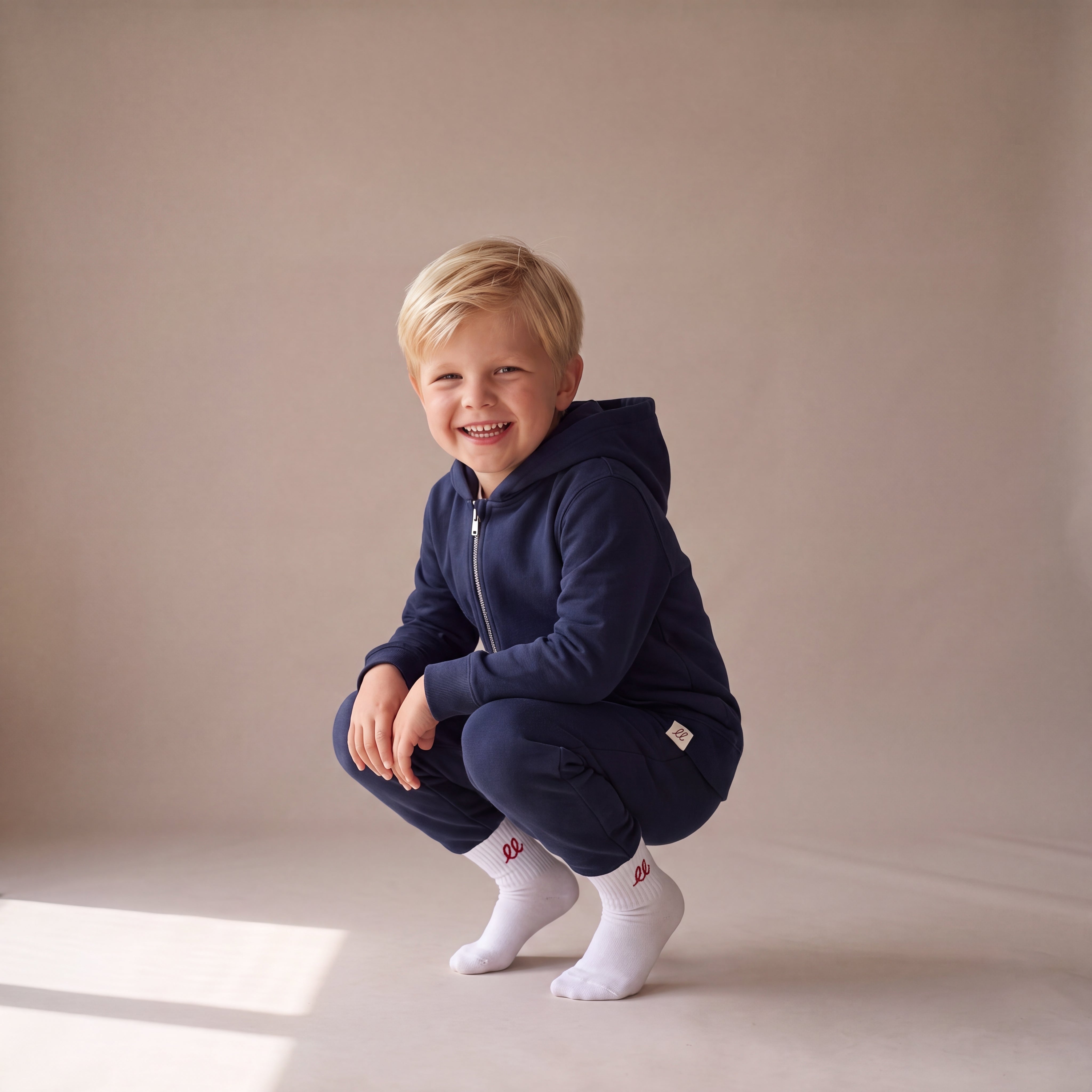 RULES? NAH. I'M LITTLE & LOVED. – Zip-Hoodie – Navy