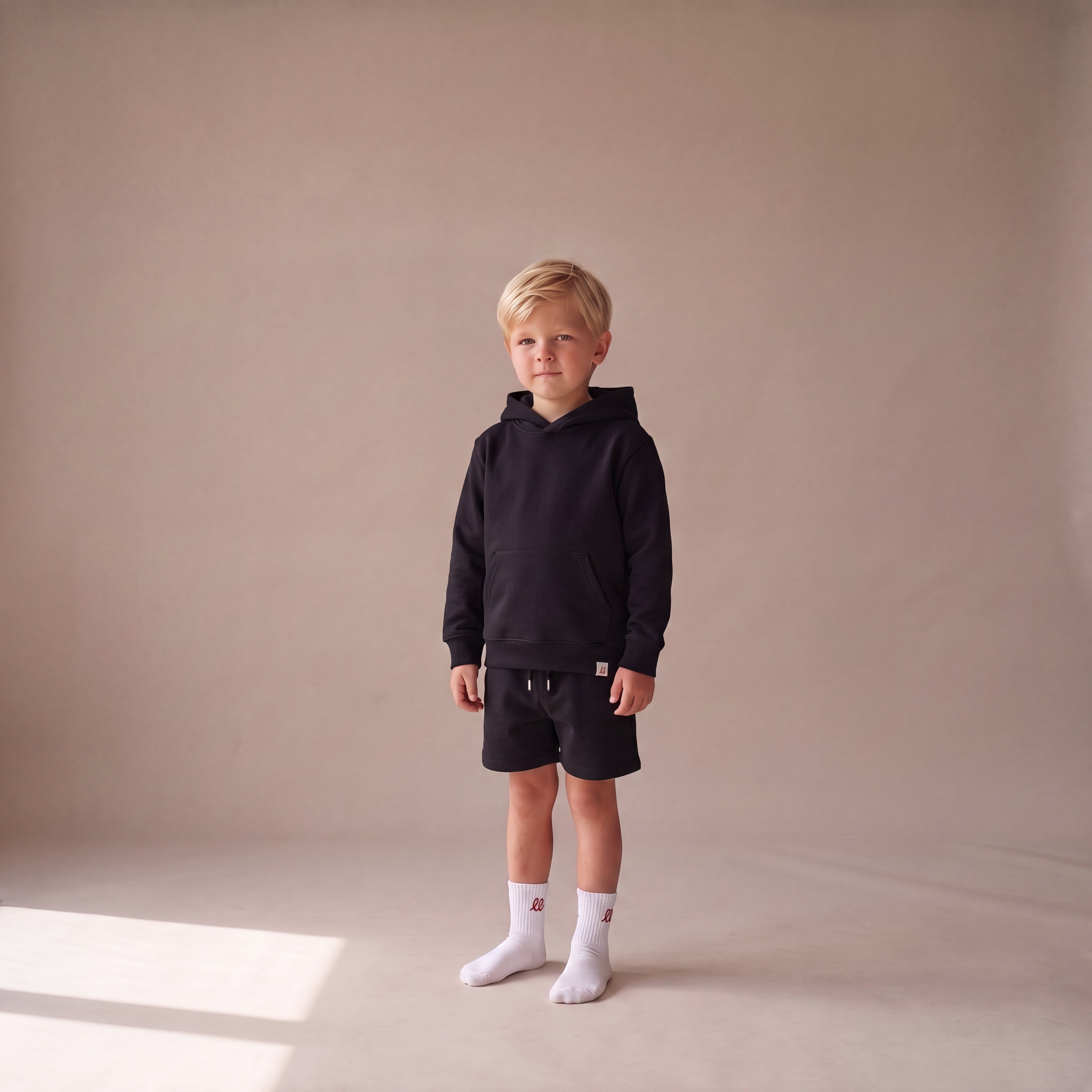 NO BORING KIDS ALLOWED HERE. – Hoodie – getragen (Kind)