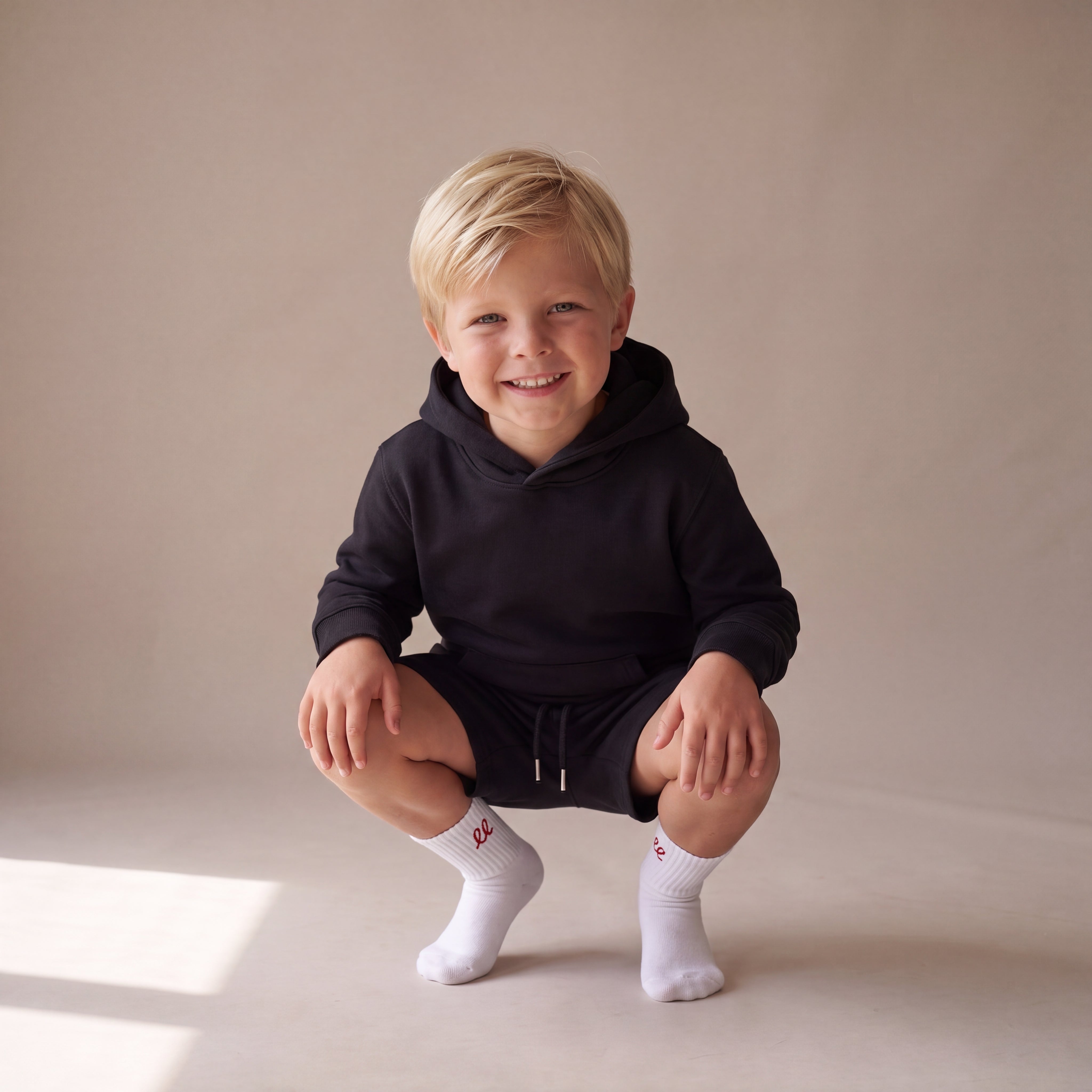 NO BORING KIDS ALLOWED HERE. – Hoodie – getragen (Kind)