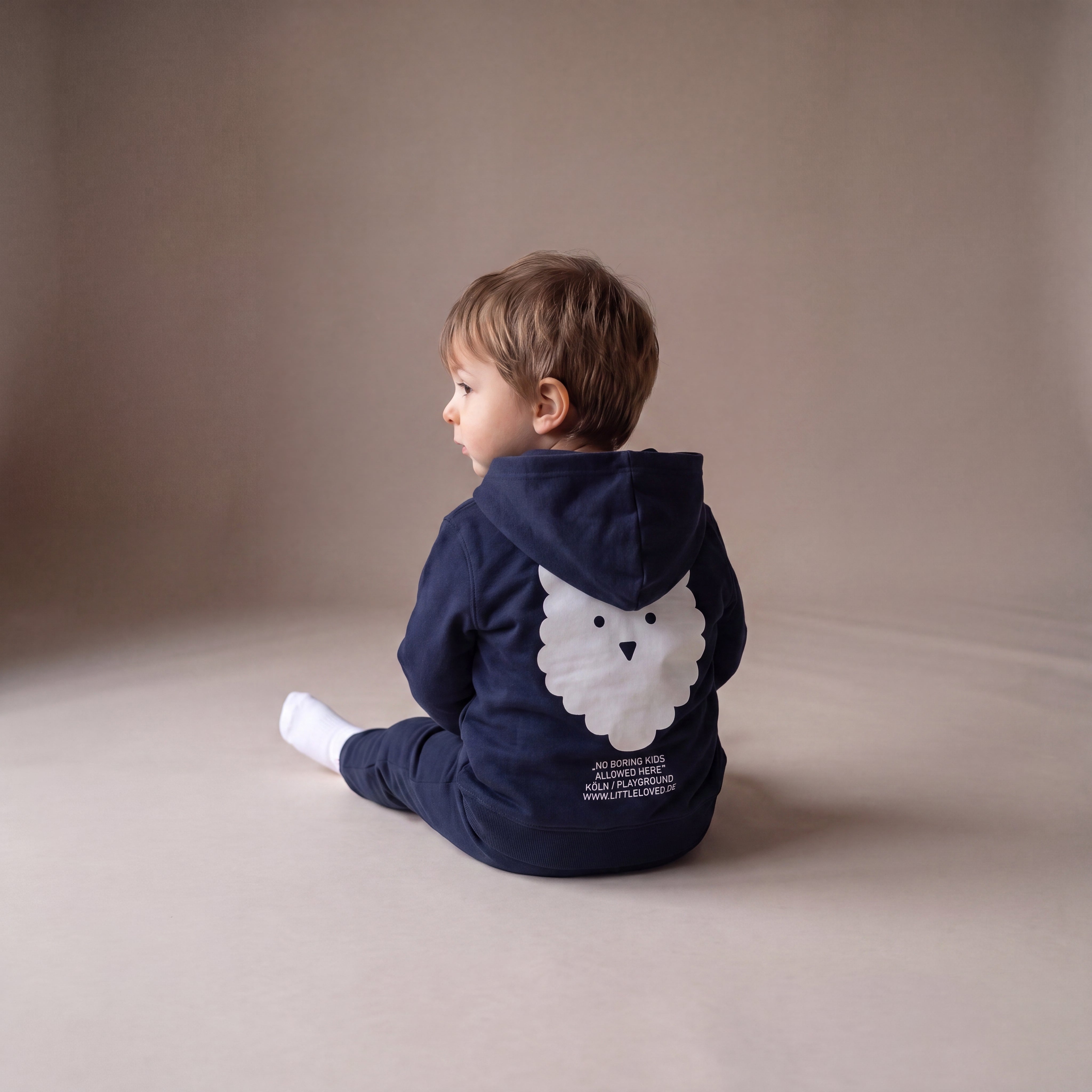 NO BORING KIDS ALLOWED HERE. – Zip-Hoodie – Navy