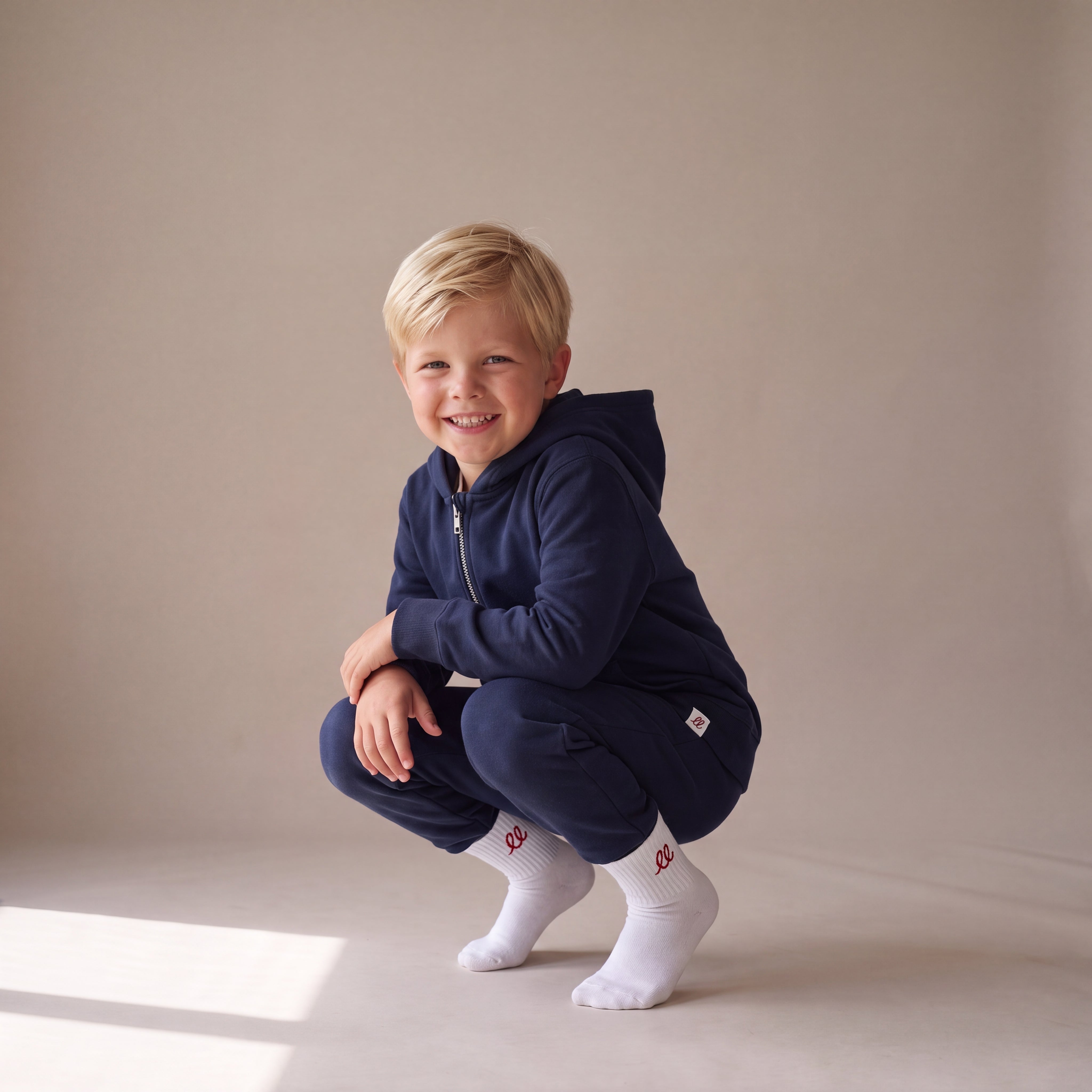 NO BORING KIDS ALLOWED HERE. – Zip-Hoodie – Navy