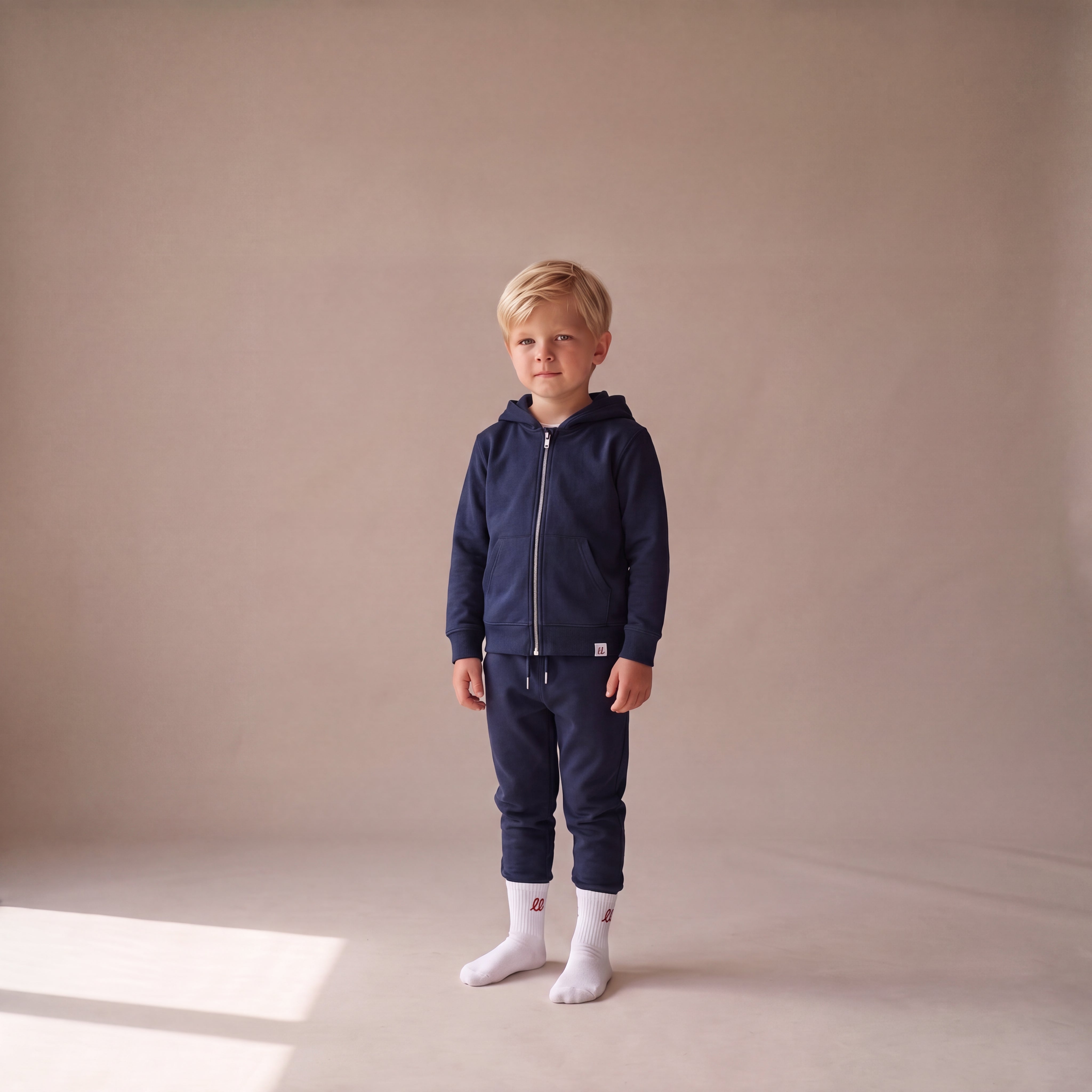 NO BORING KIDS ALLOWED HERE. – Zip-Hoodie – Navy