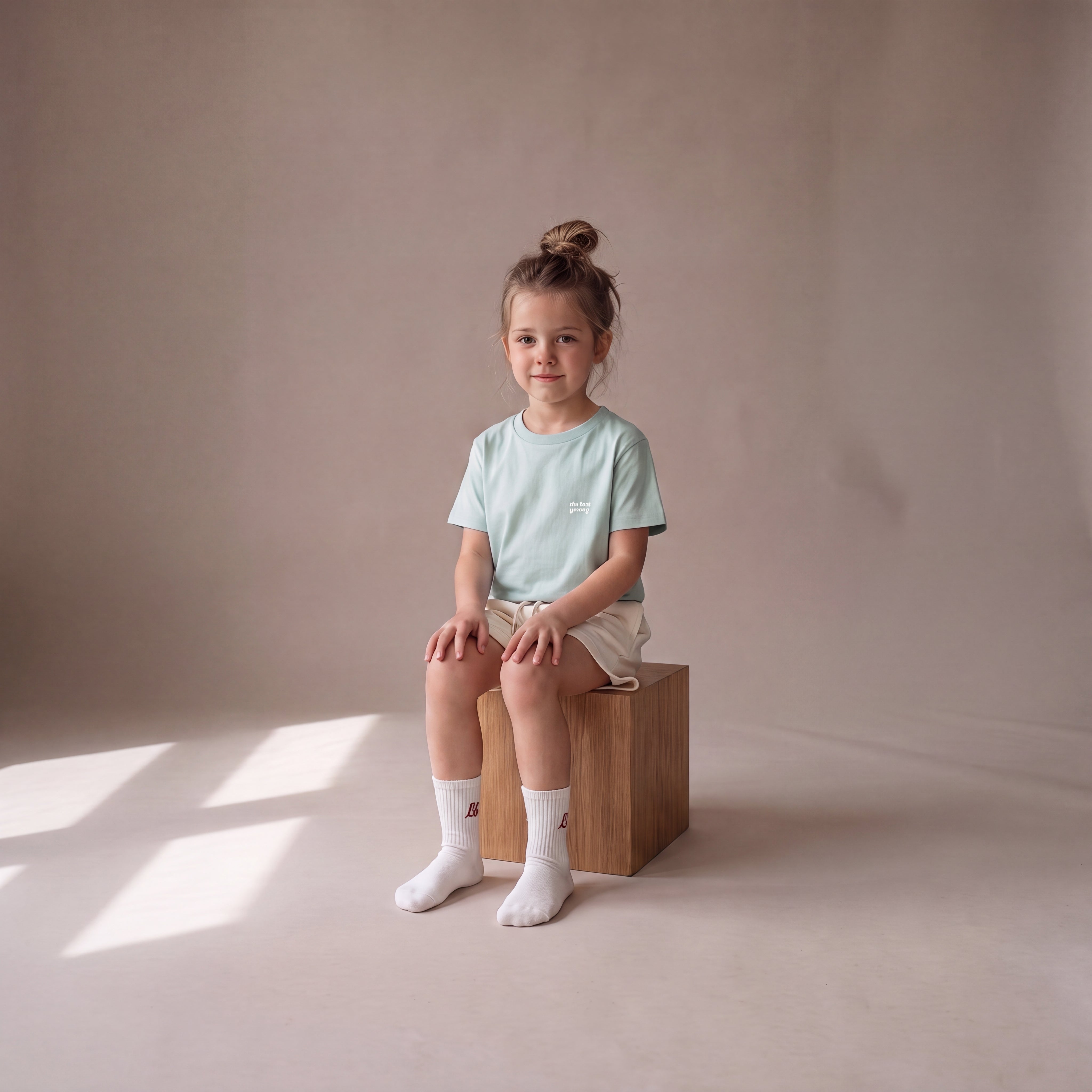 Du bist genug – Set mit Off-White-Shorts (Kind)