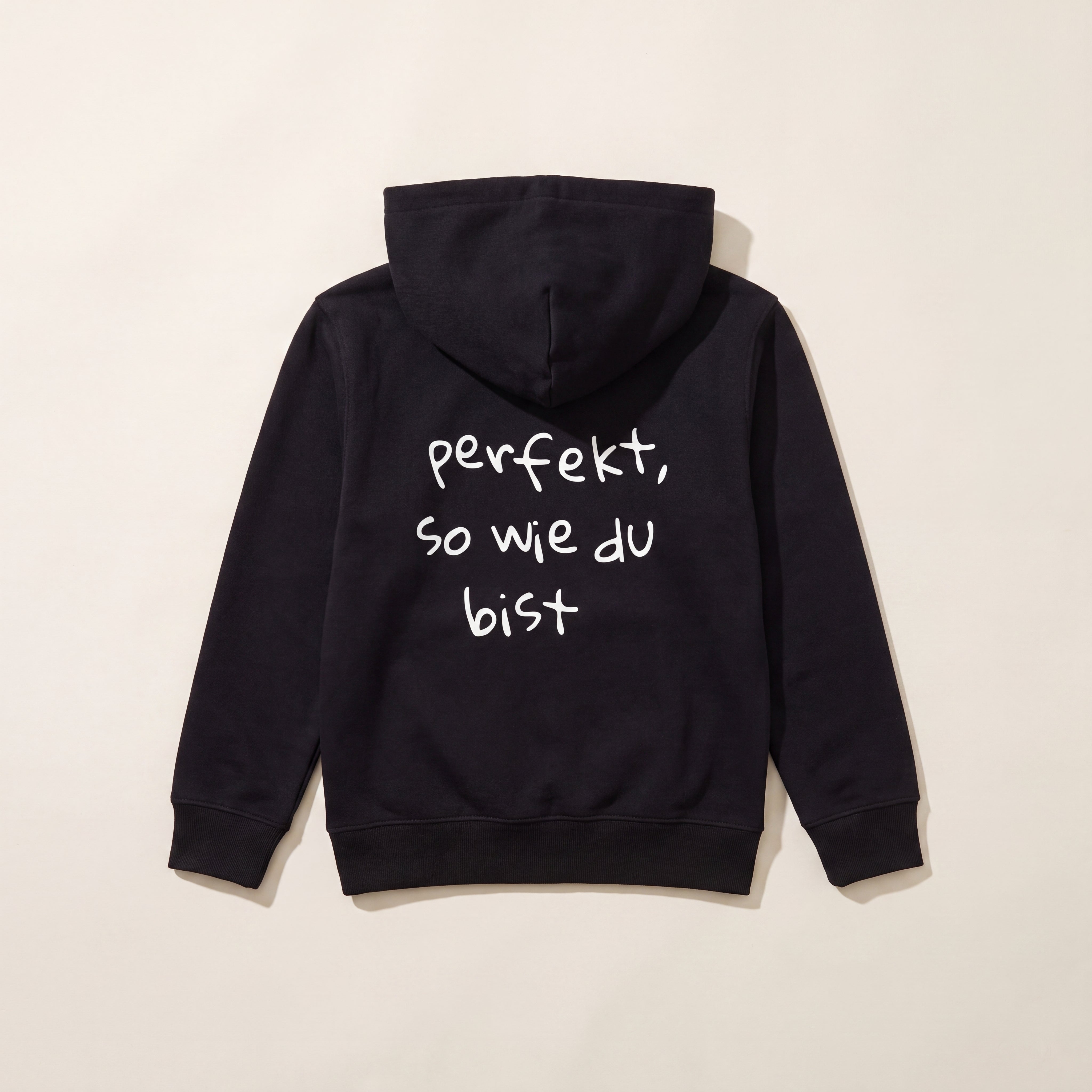Perfekt, so wie du bist – Hoodie – Packshot Rücken (schwarz)