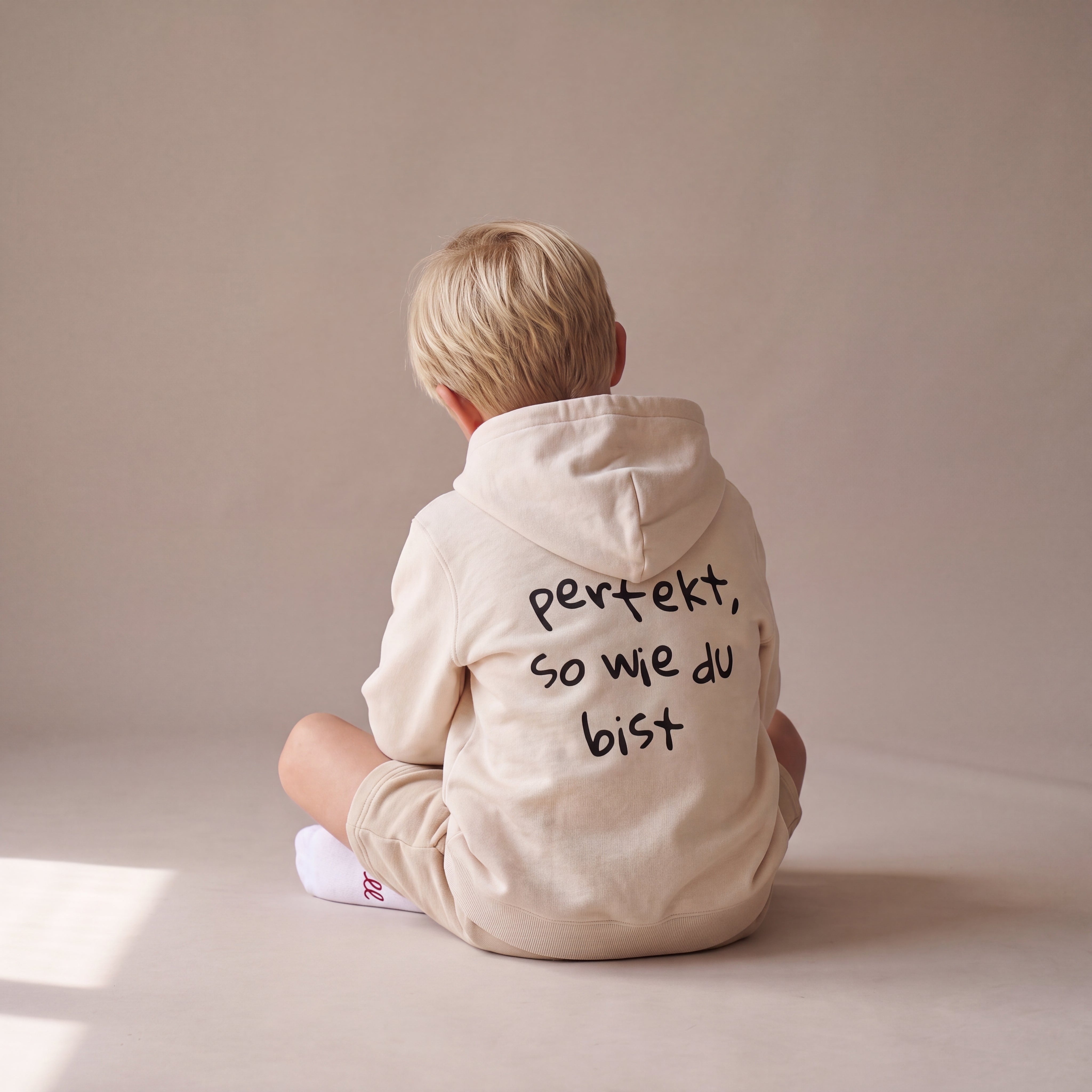 Perfekt, so wie du bist – Hoodie – getragen (Kind)