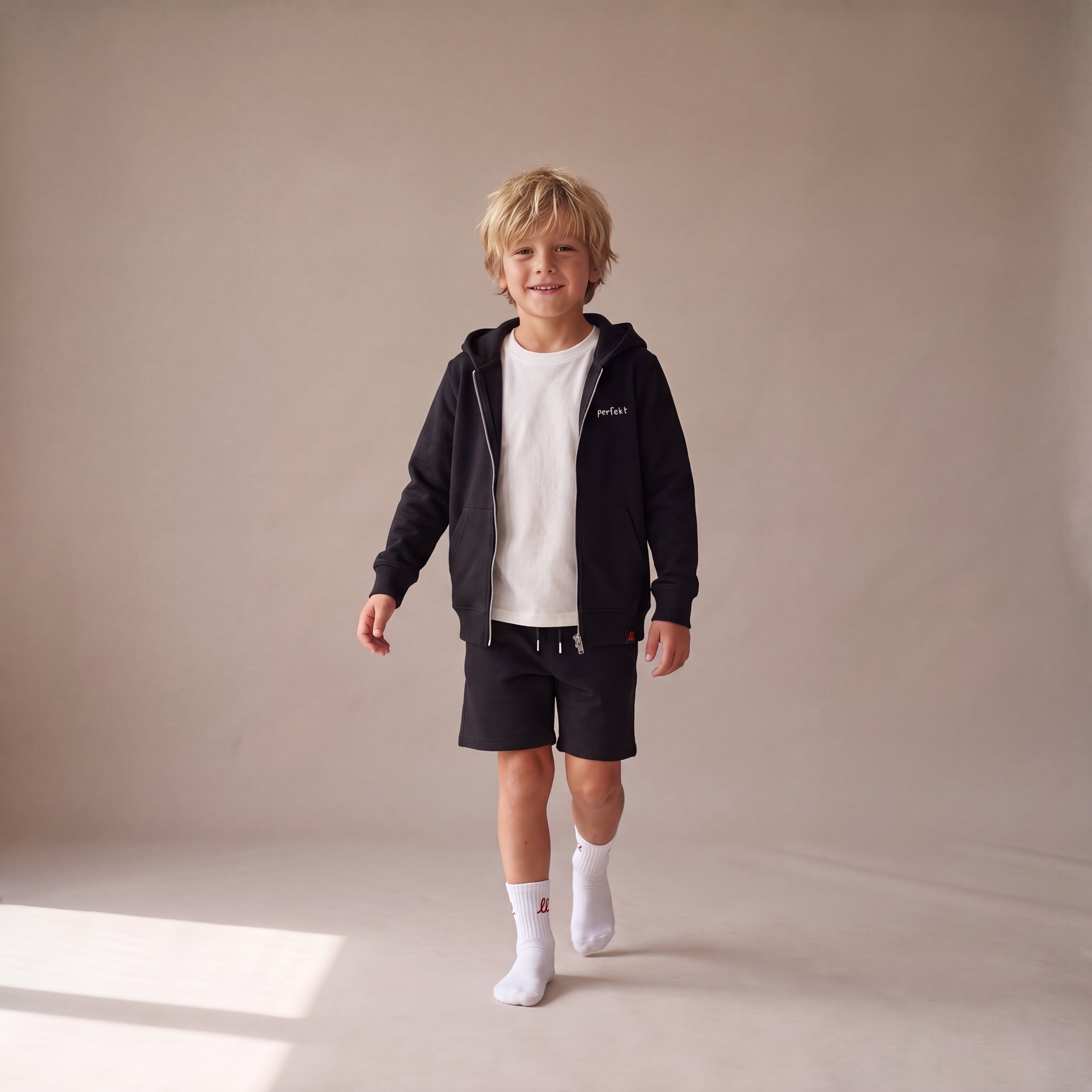 Perfekt, so wie du bist – Zip-Hoodie – getragen (Kind)