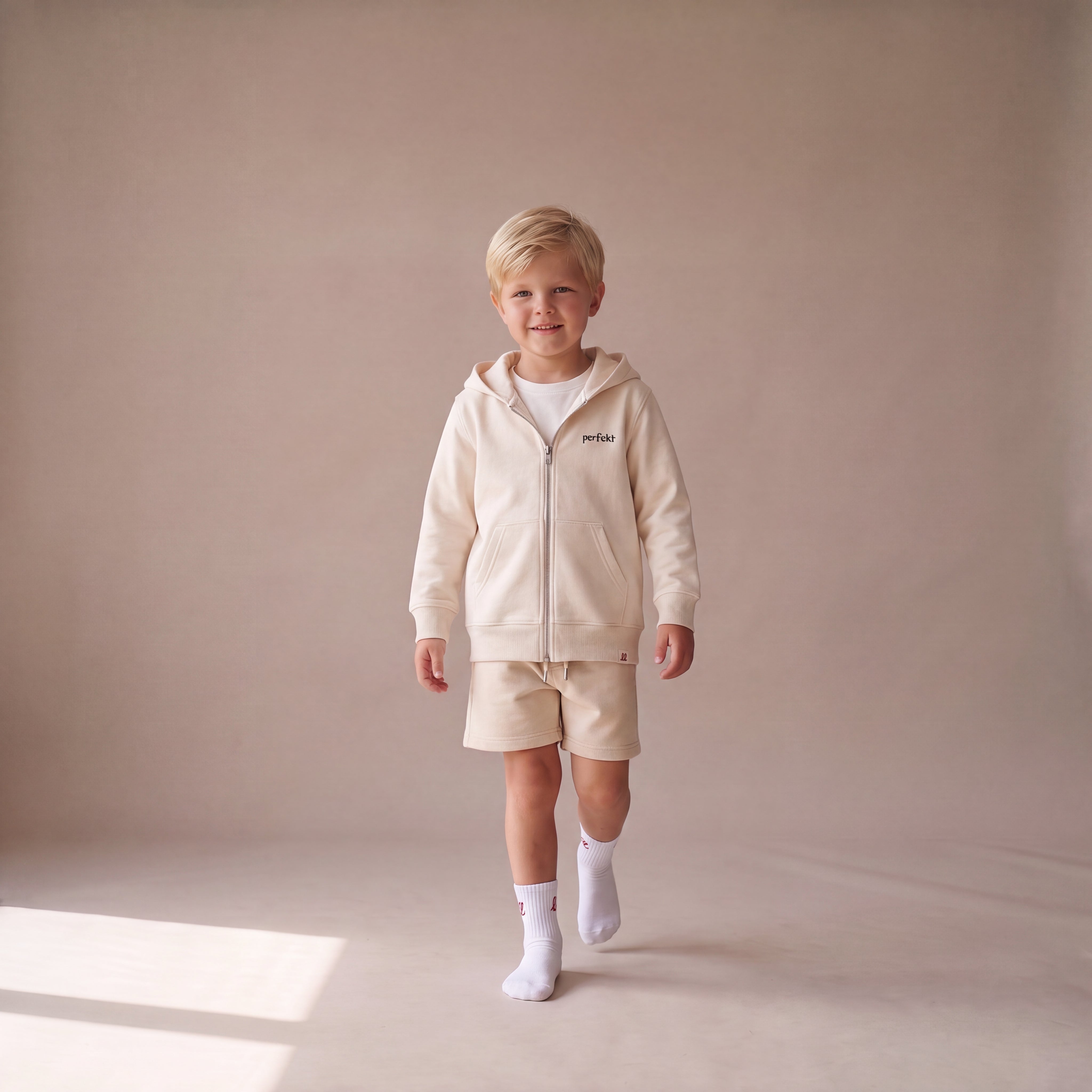 Perfekt, so wie du bist – Zip-Hoodie – getragen (Kind)