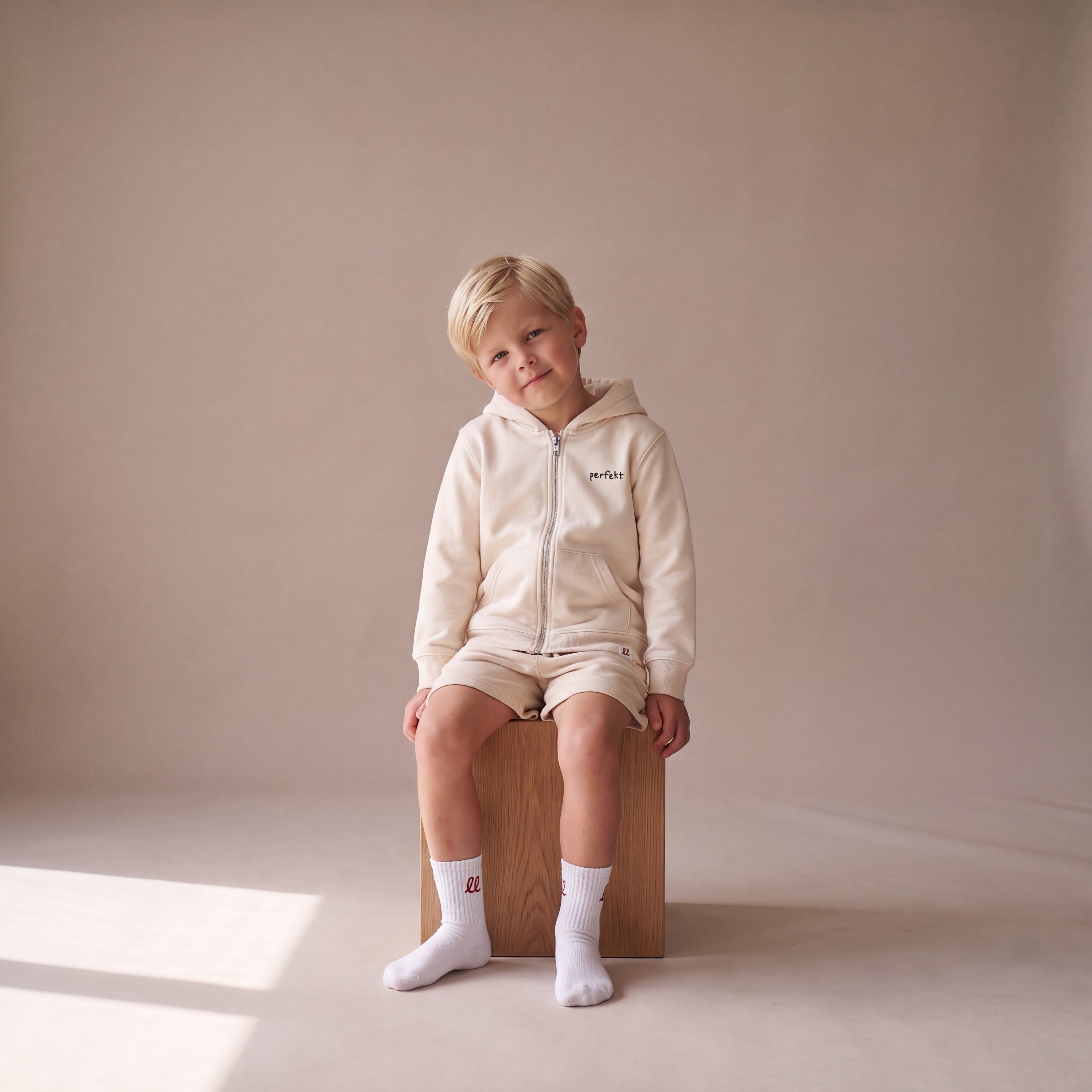 Perfekt, so wie du bist – Zip-Hoodie – getragen (Kind)