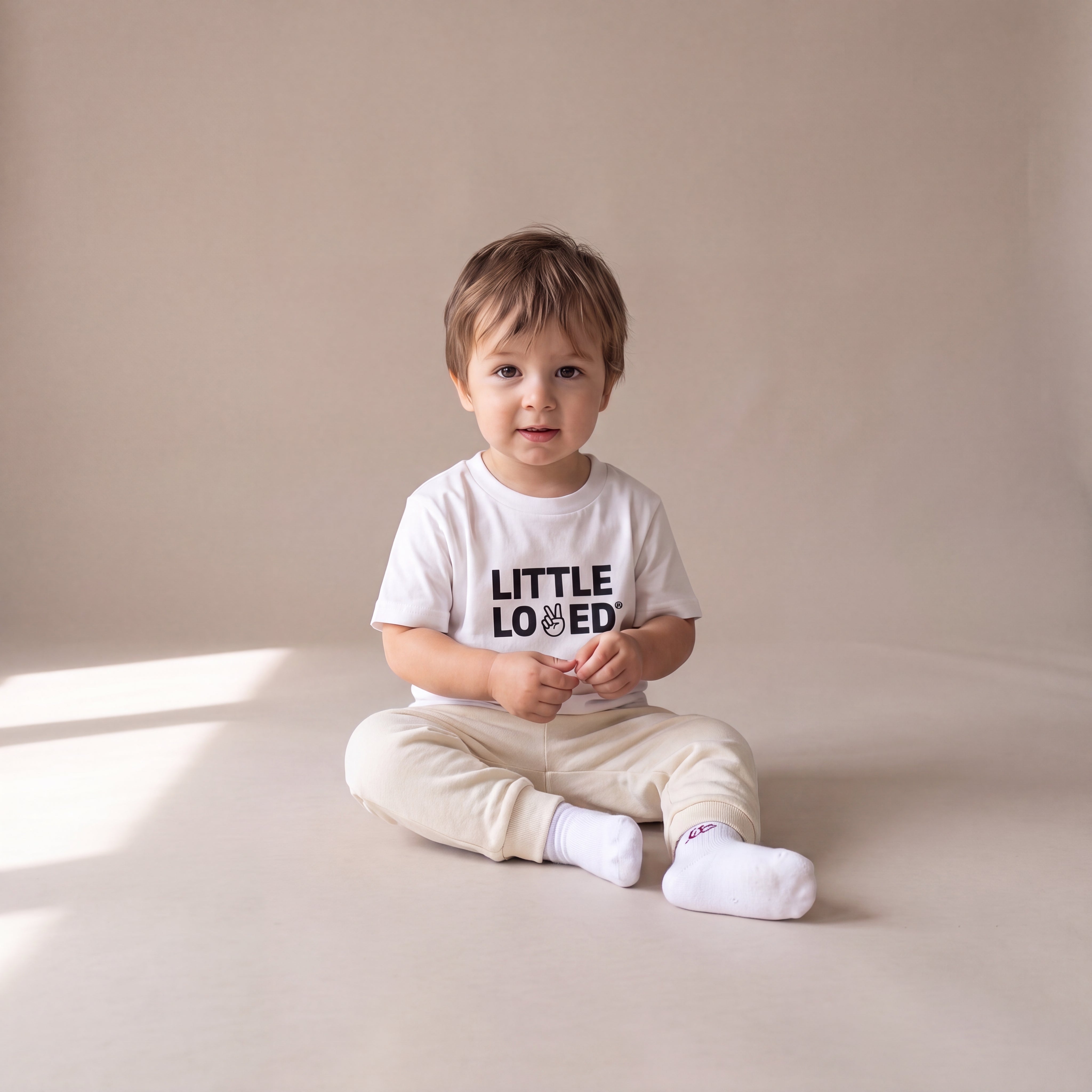 LITTLE LOVED – Set mit Off-White-Jogginghose (Baby)